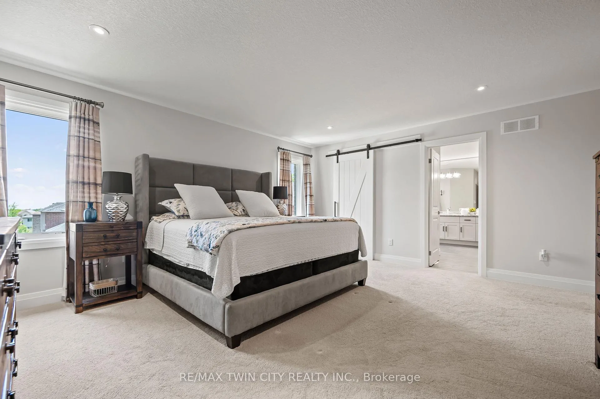 Photo 28 of 204 Evens Pond Crescent, Kitchener, Doon South — HOMEH