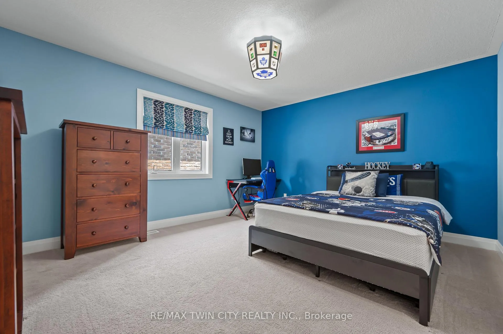 Photo 33 of 204 Evens Pond Crescent, Kitchener, Doon South — HOMEH