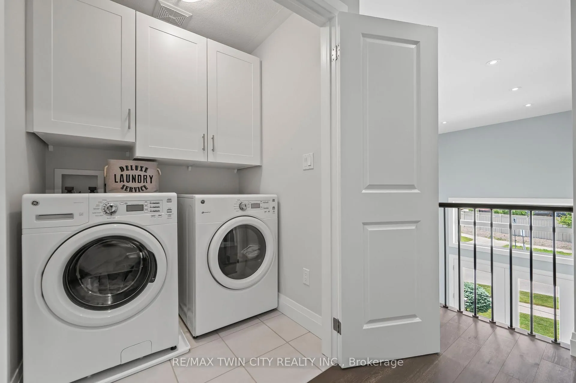 Photo 36 of 204 Evens Pond Crescent, Kitchener, Doon South — HOMEH