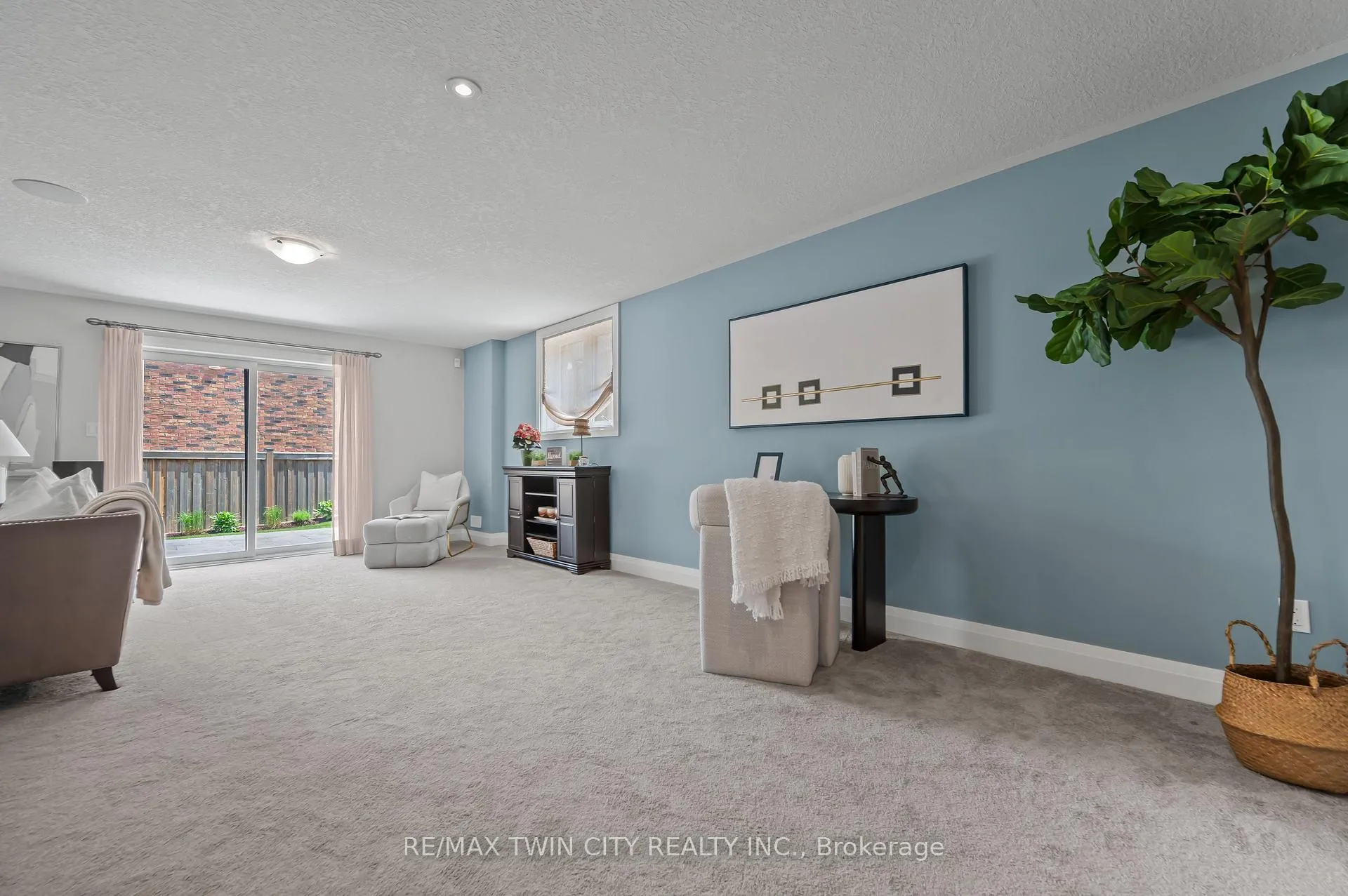 Photo 37 of 204 Evens Pond Crescent, Kitchener, Doon South — HOMEH