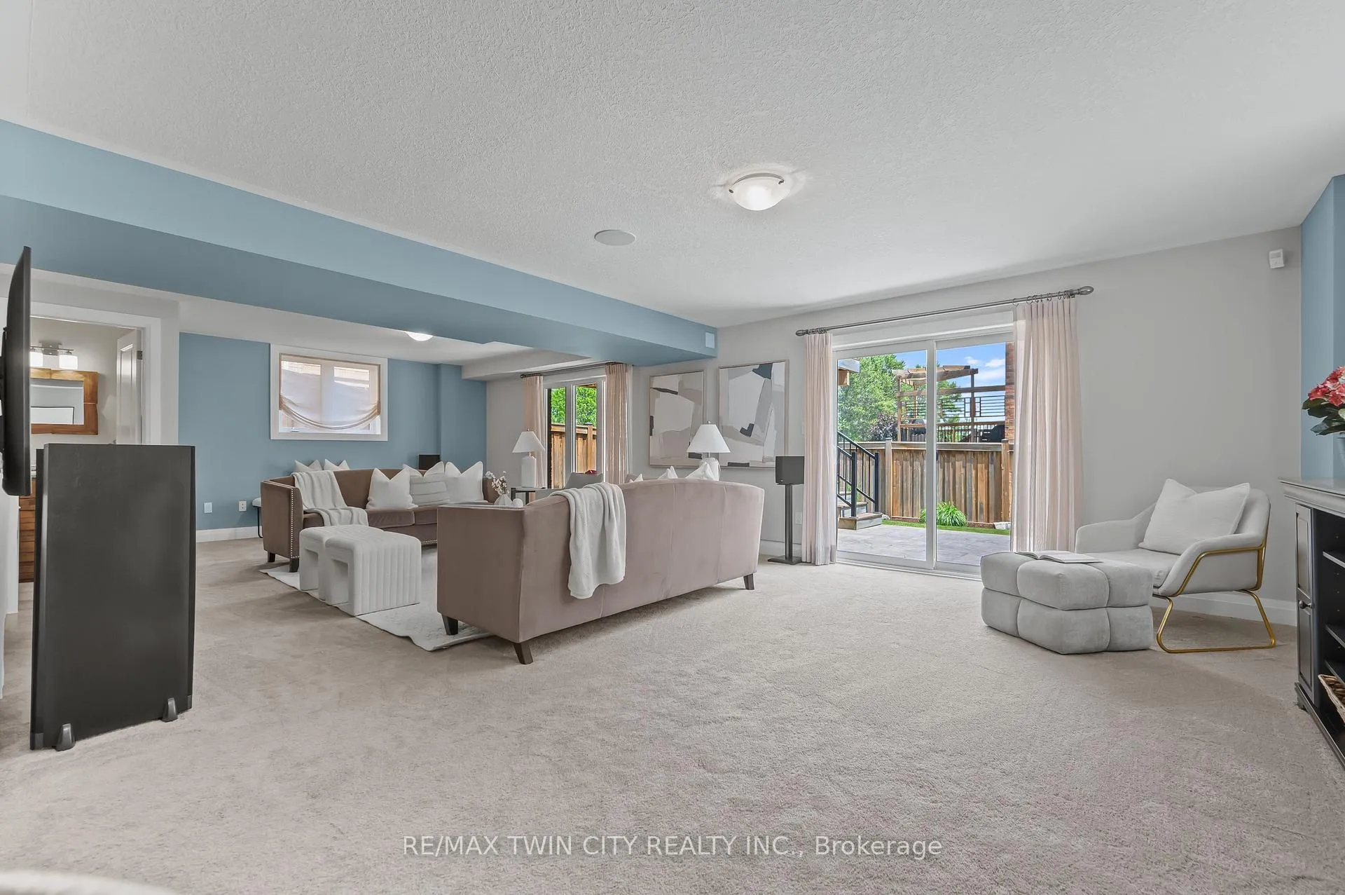 Photo 38 of 204 Evens Pond Crescent, Kitchener, Doon South — HOMEH