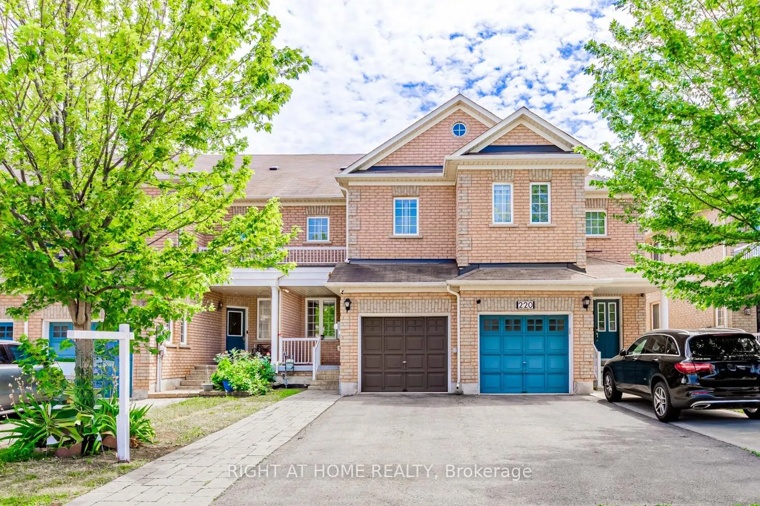 Photo 2 of 222 Albright Road, Brampton, Fletcher's Creek Village — HOMEH