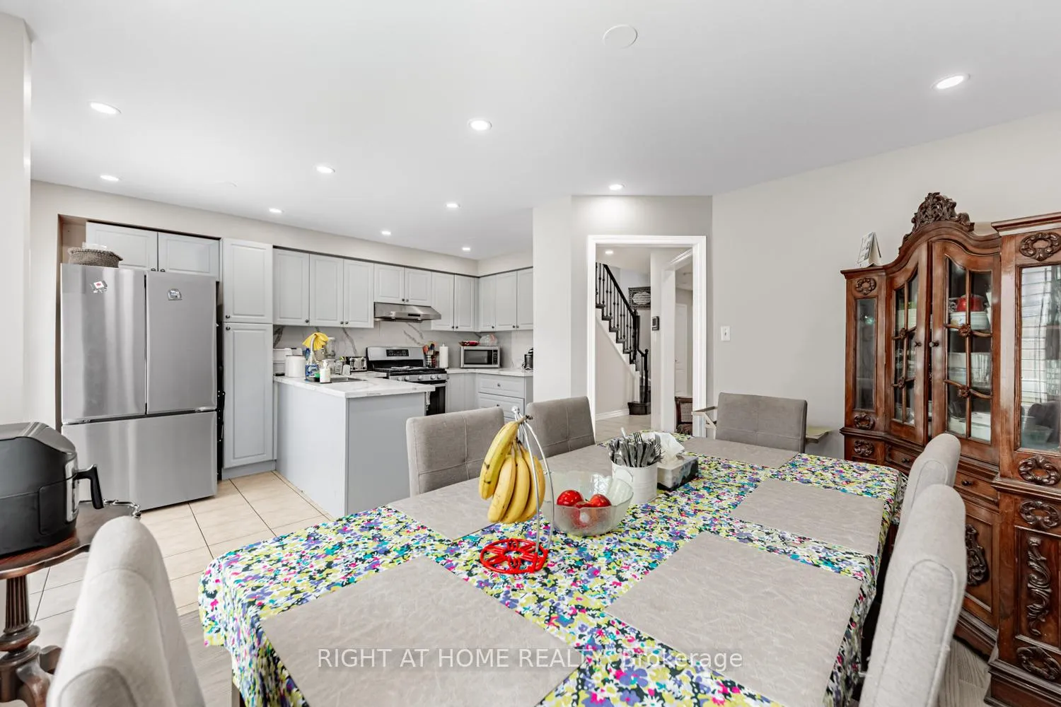 Photo 10 of 222 Albright Road, Brampton, Fletcher's Creek Village — HOMEH