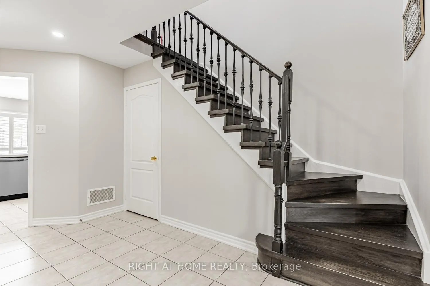 Photo 15 of 222 Albright Road, Brampton, Fletcher's Creek Village — HOMEH