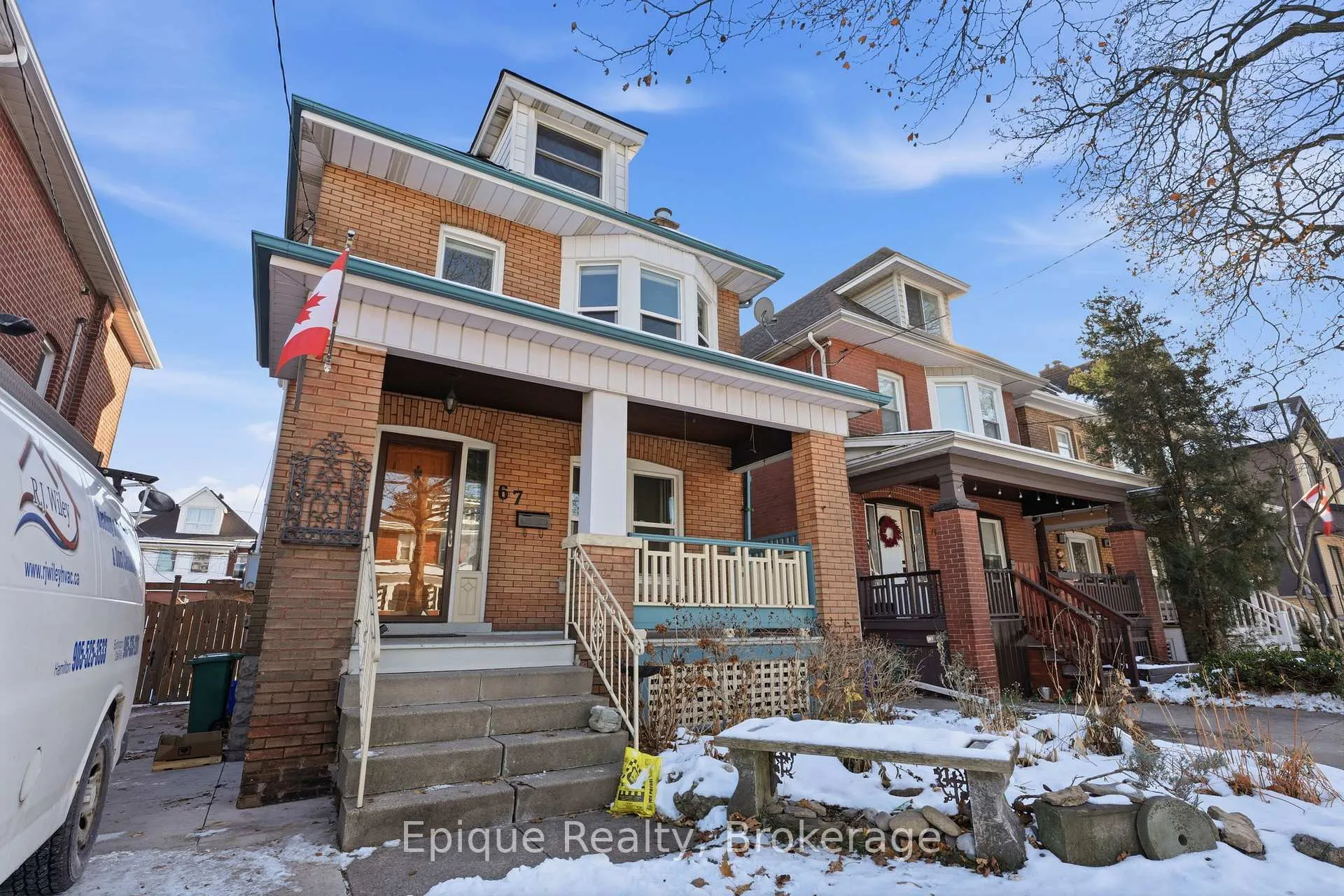 Photo 2 of 67 Kensington Avenue S, Hamilton, Delta — HOMEH