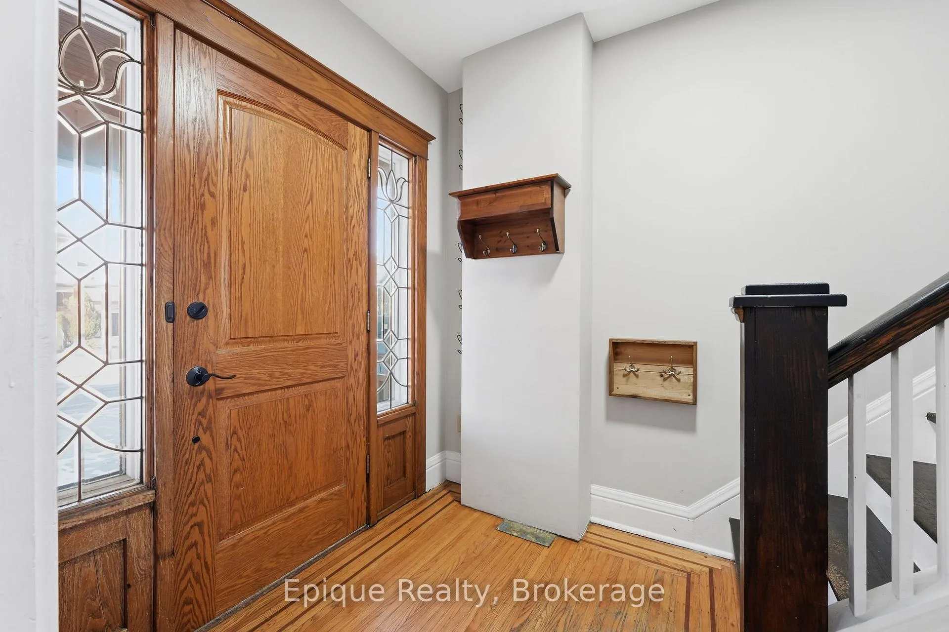 Photo 4 of 67 Kensington Avenue S, Hamilton, Delta — HOMEH