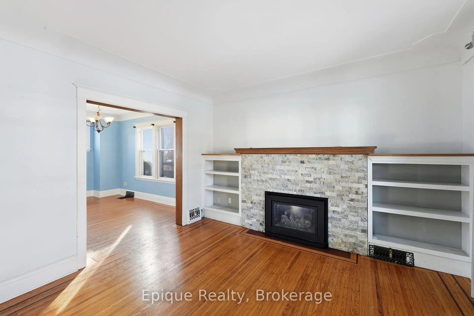 Photo 6 of 67 Kensington Avenue S, Hamilton, Delta — HOMEH
