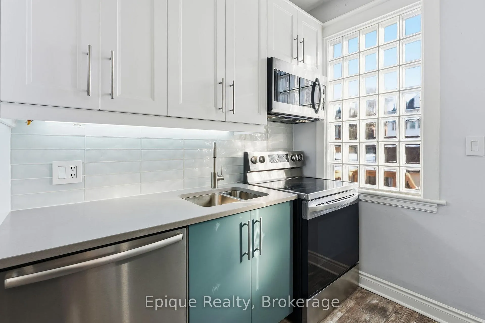 Photo 14 of 67 Kensington Avenue S, Hamilton, Delta — HOMEH