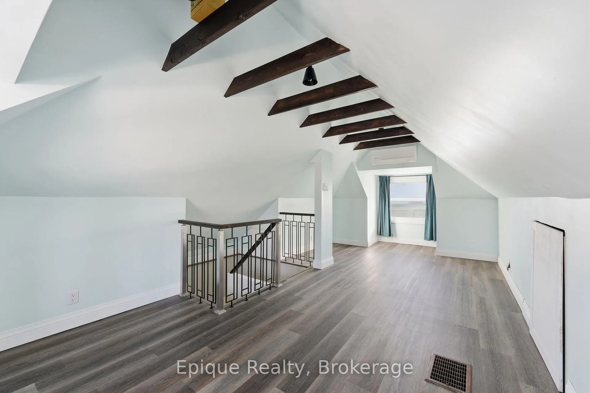 Photo 18 of 67 Kensington Avenue S, Hamilton, Delta — HOMEH