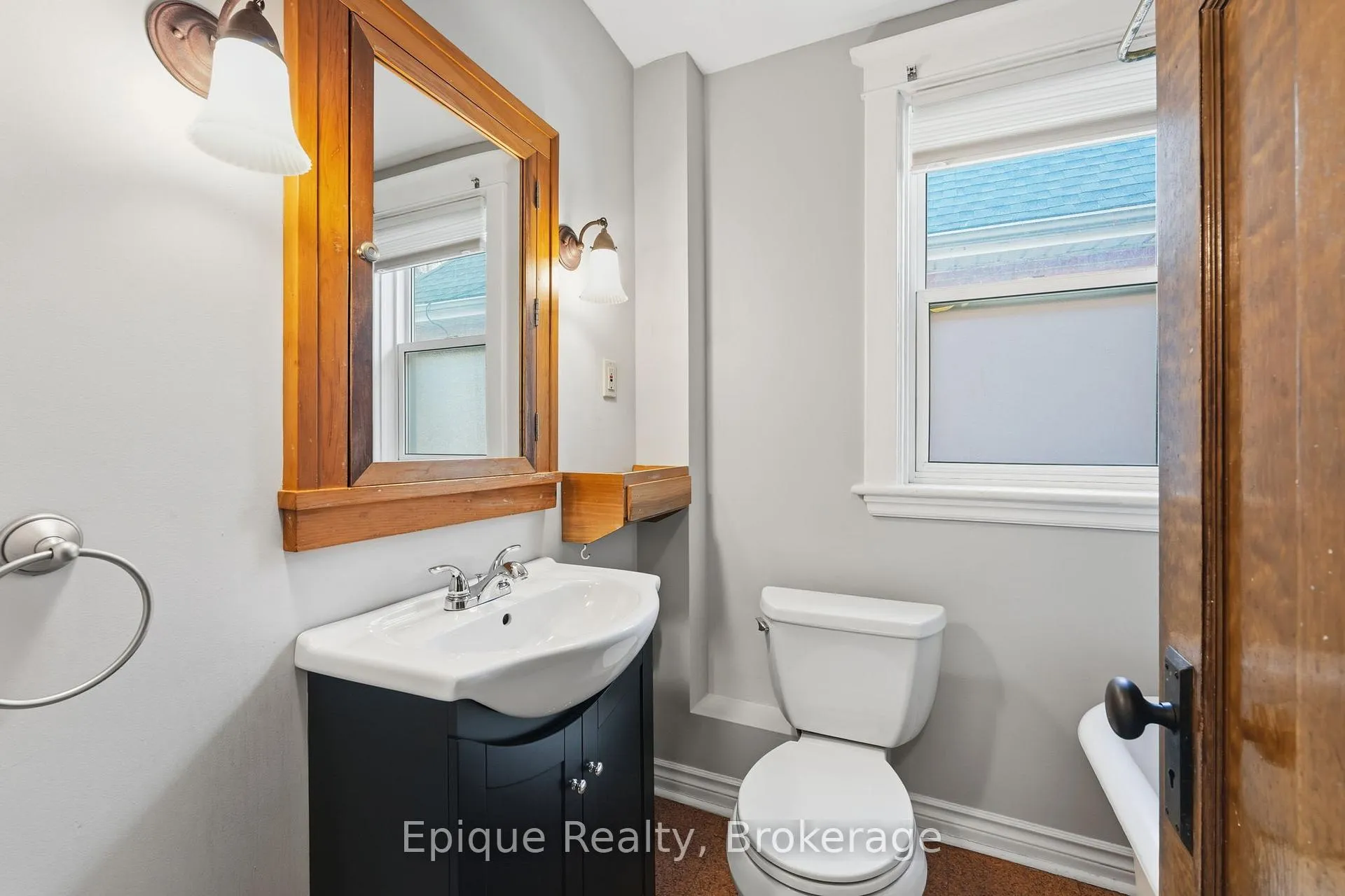 Photo 26 of 67 Kensington Avenue S, Hamilton, Delta — HOMEH
