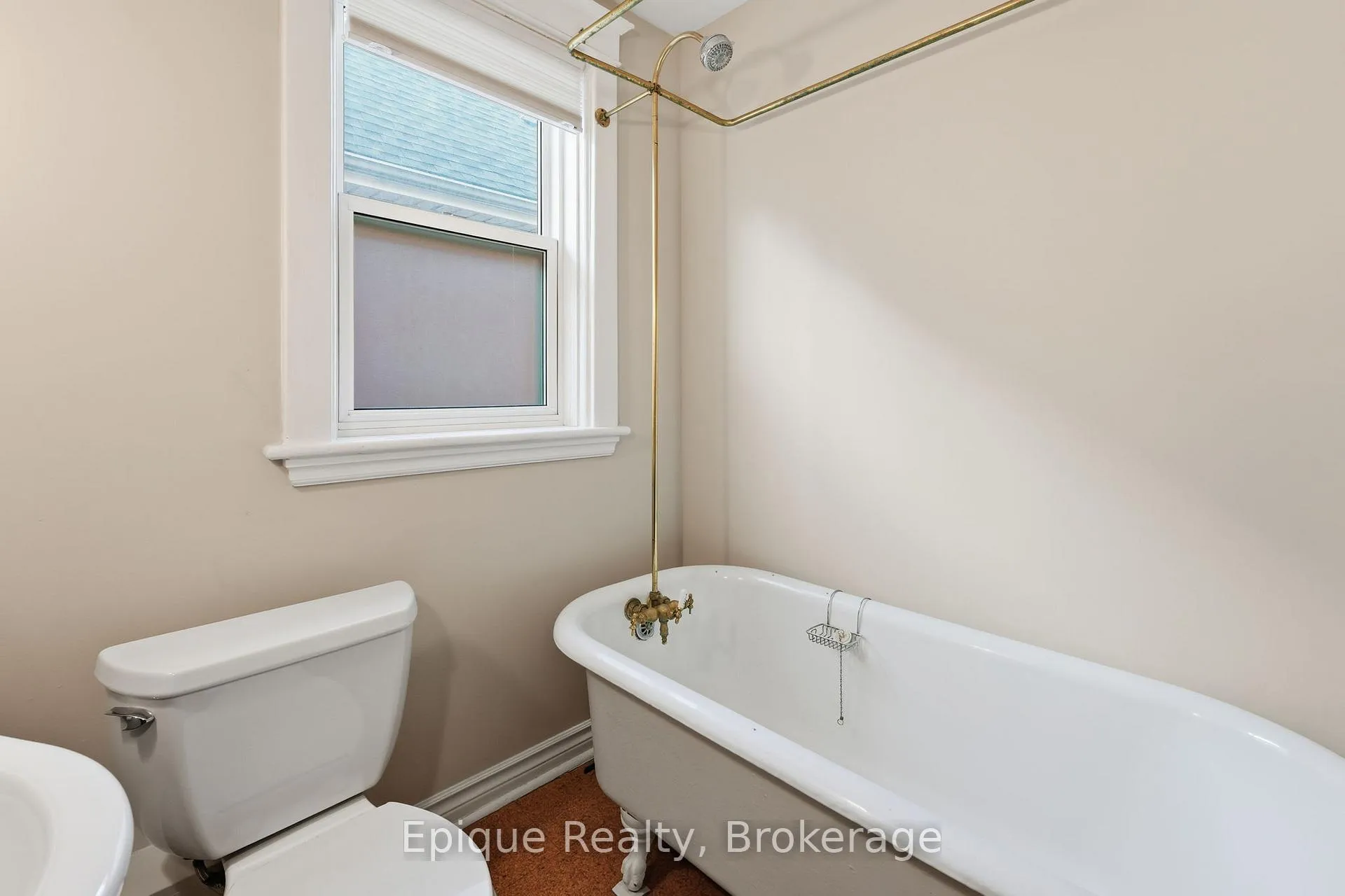 Photo 27 of 67 Kensington Avenue S, Hamilton, Delta — HOMEH