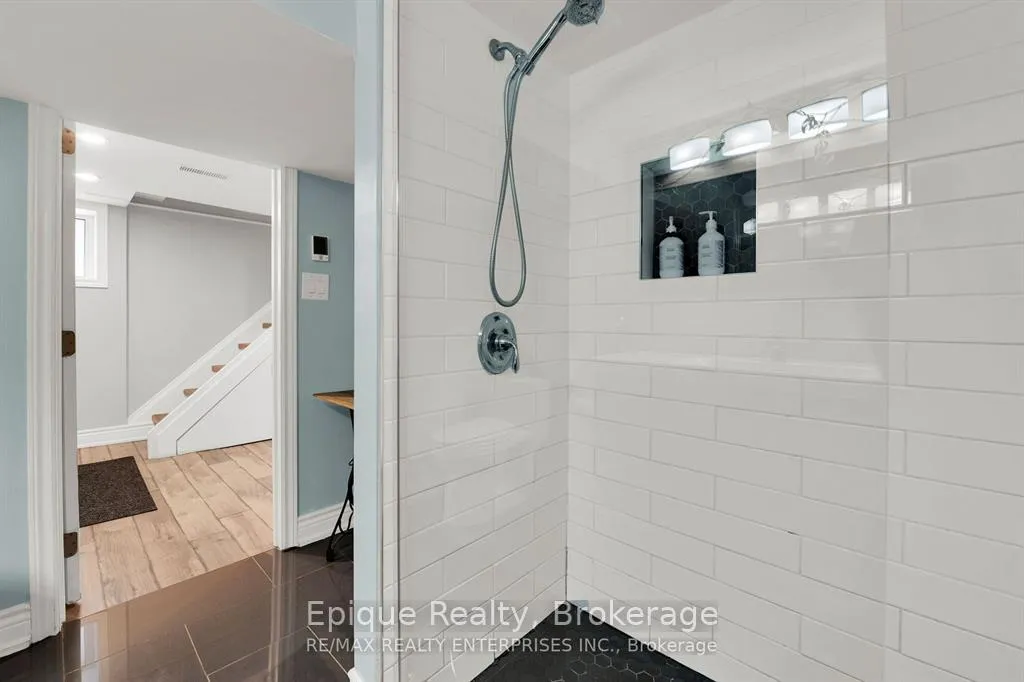 Photo 30 of 67 Kensington Avenue S, Hamilton, Delta — HOMEH