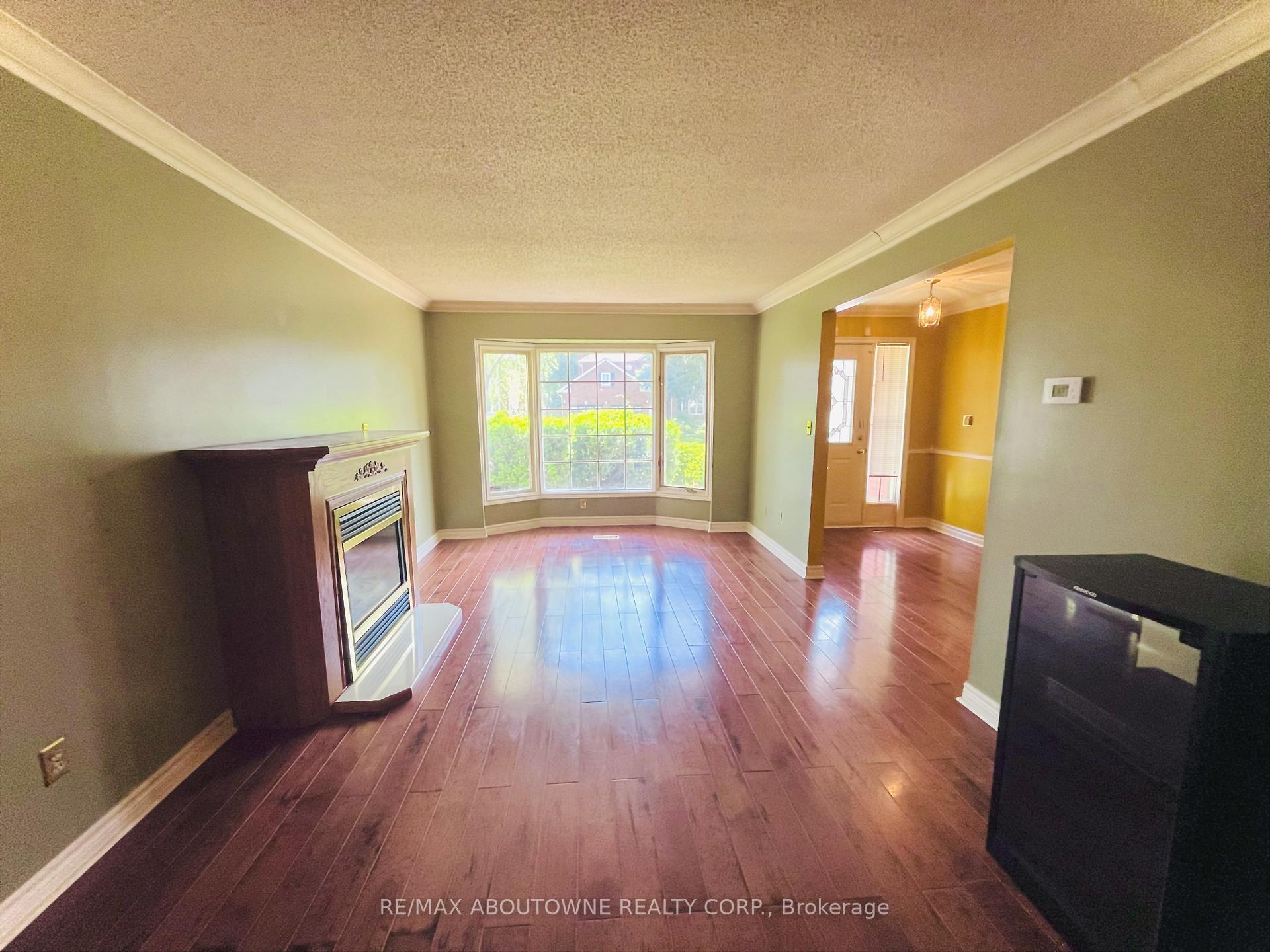 Photo 6 of 6 Renwick Road, Clarington, Courtice — HOMEH