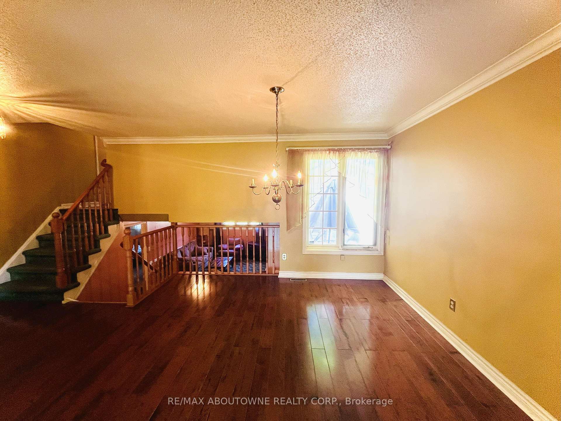 Photo 8 of 6 Renwick Road, Clarington, Courtice — HOMEH