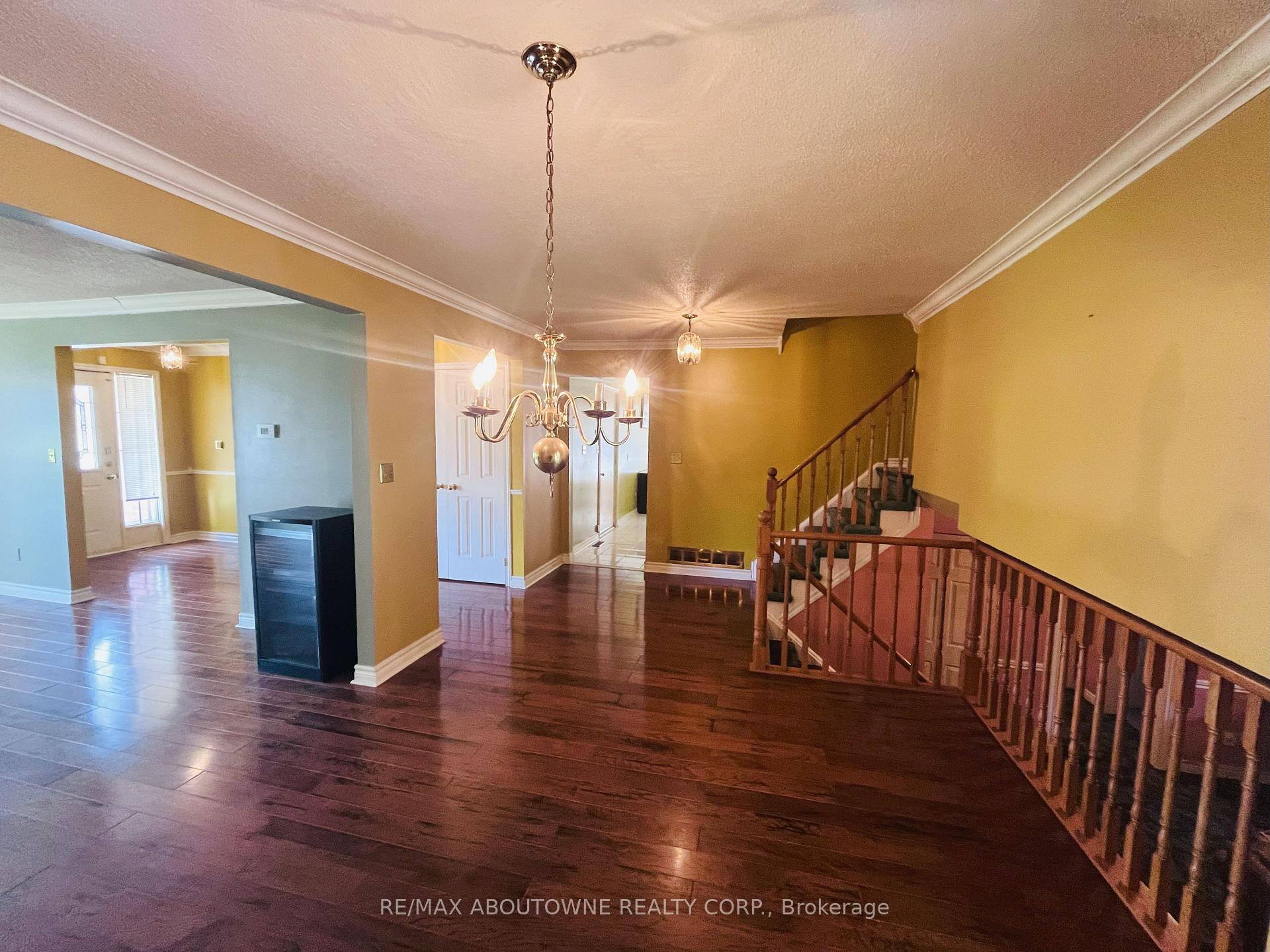 Photo 10 of 6 Renwick Road, Clarington, Courtice — HOMEH