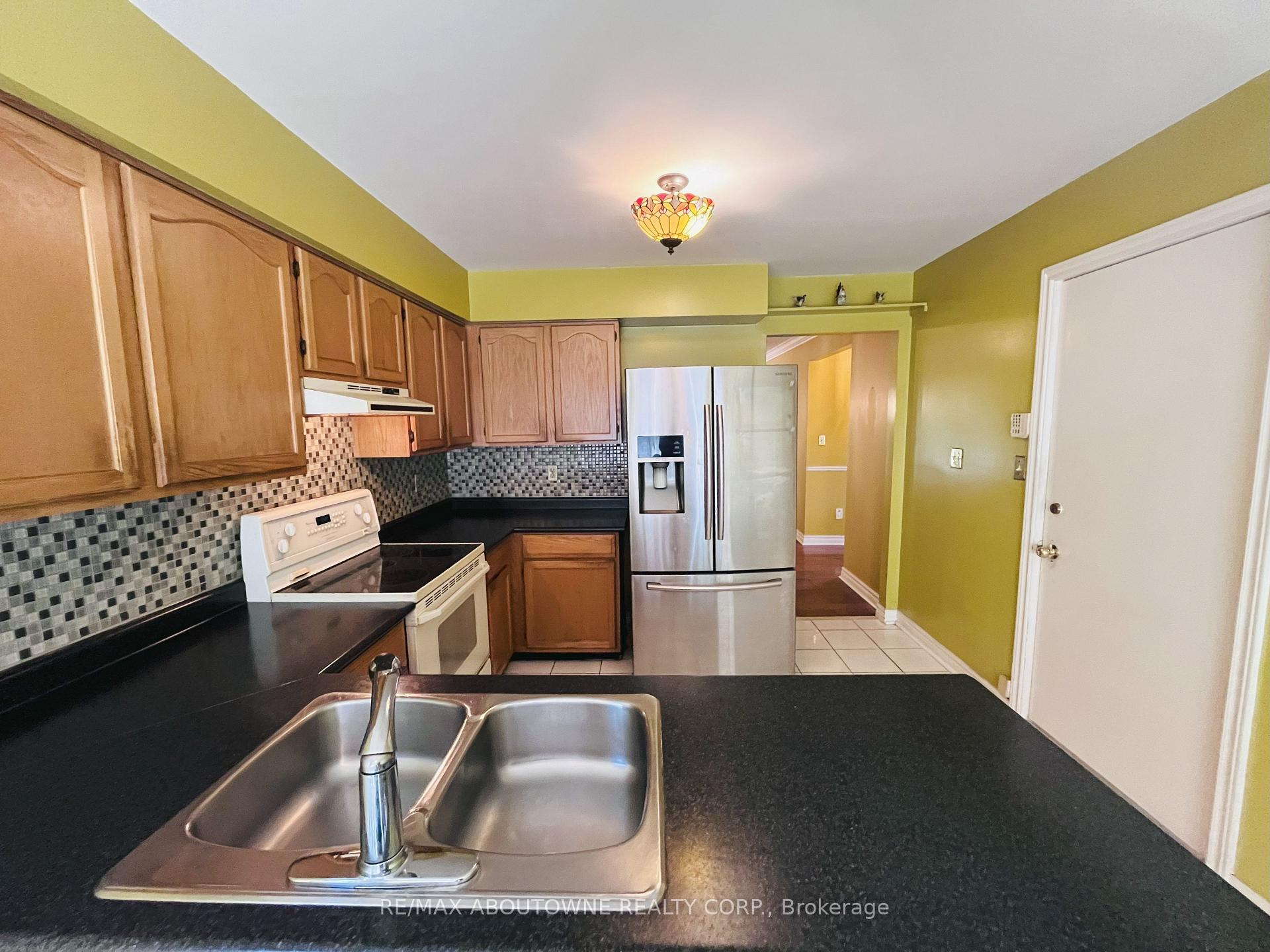 Photo 13 of 6 Renwick Road, Clarington, Courtice — HOMEH