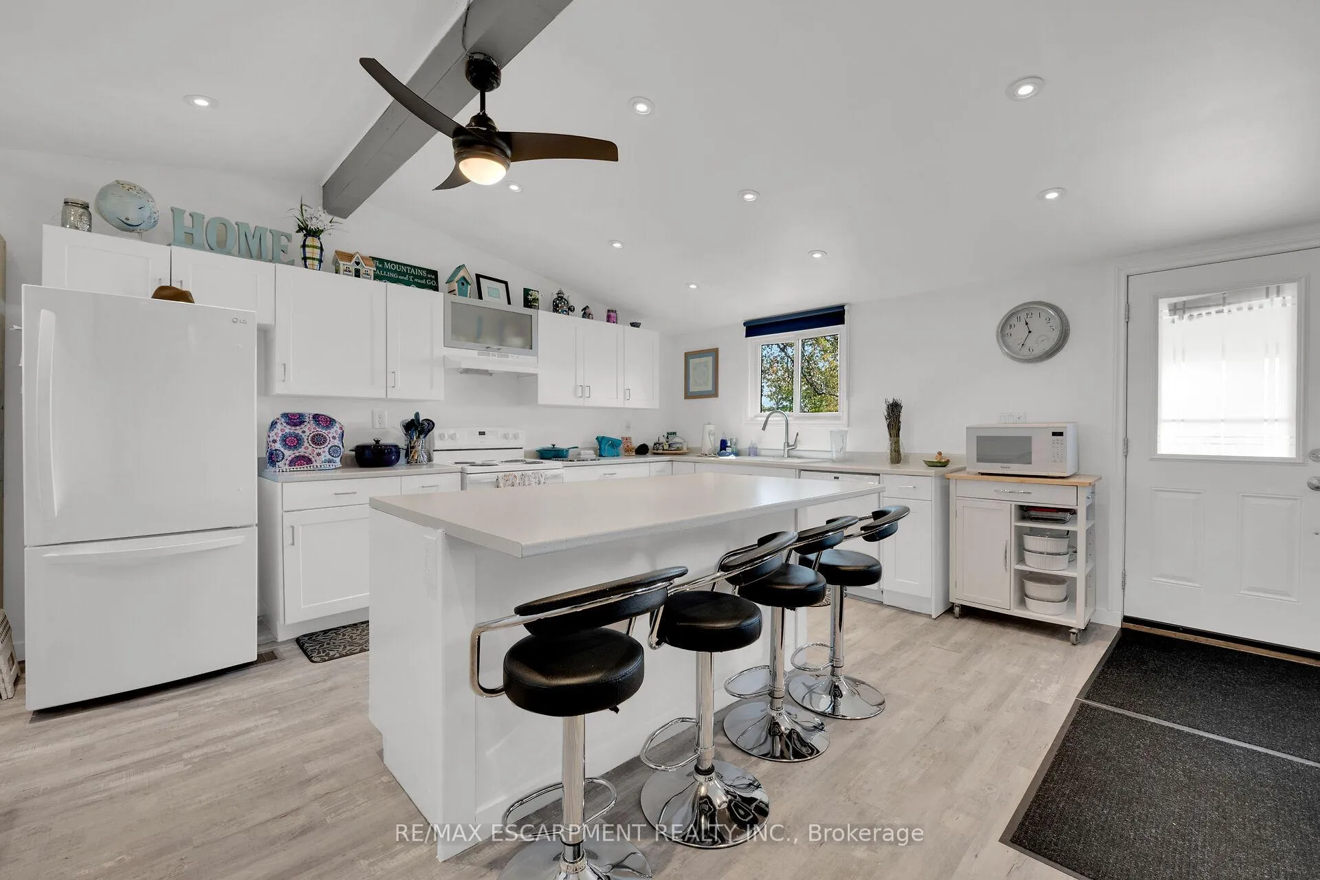 Photo 11 of 1645 Lakeshore Road, Haldimand — HOMEH