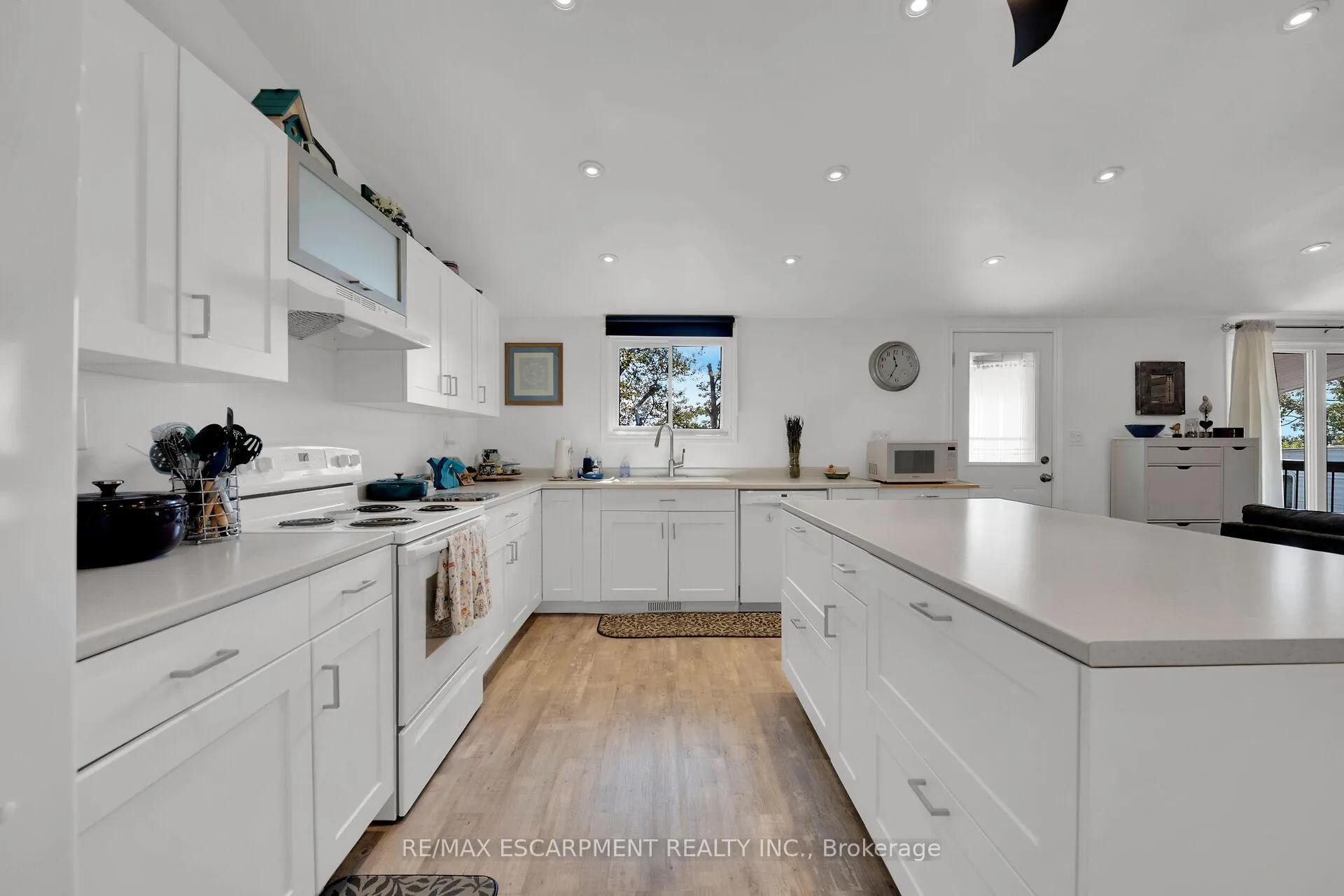 Photo 14 of 1645 Lakeshore Road, Haldimand — HOMEH