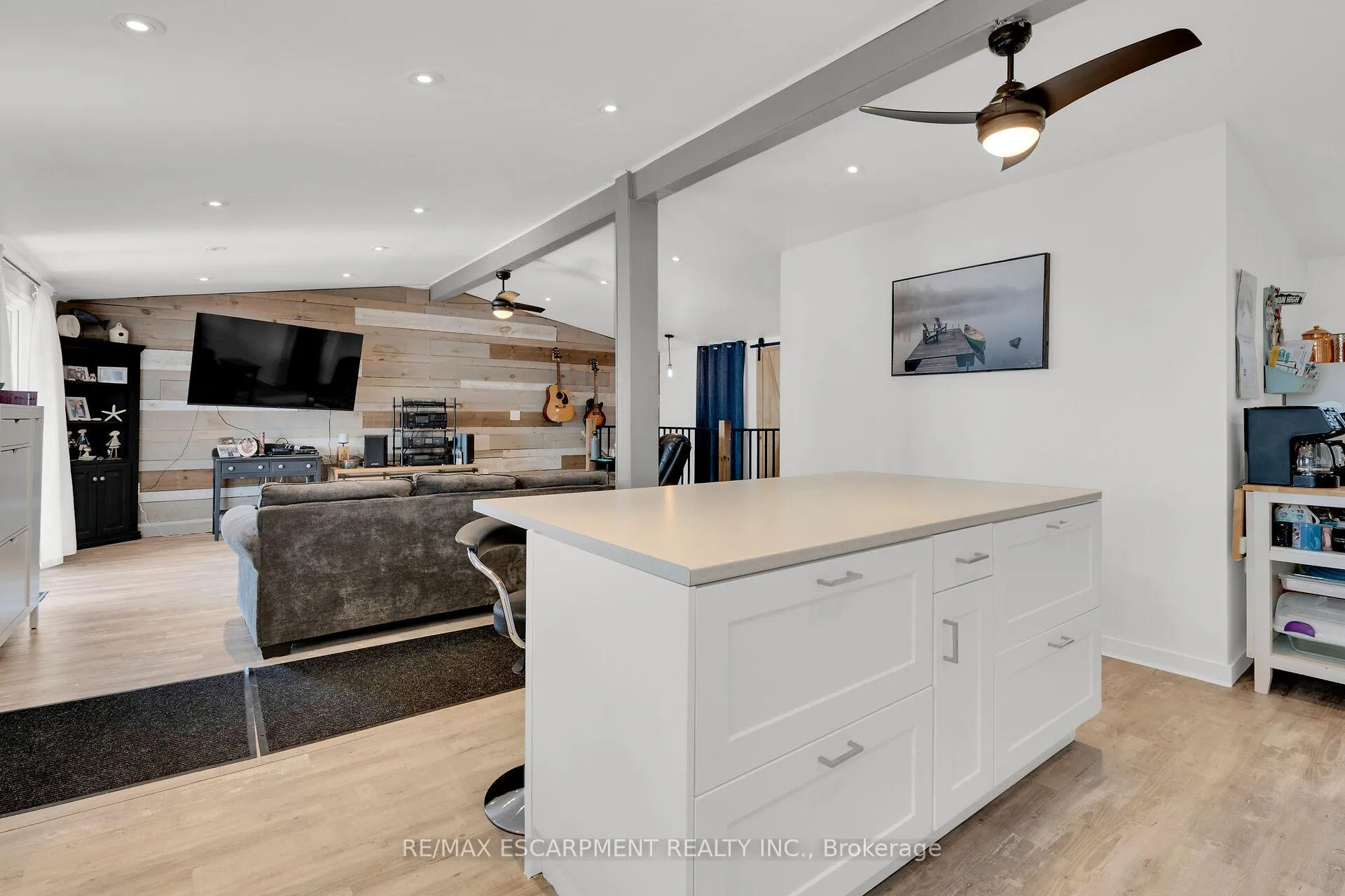 Photo 16 of 1645 Lakeshore Road, Haldimand — HOMEH