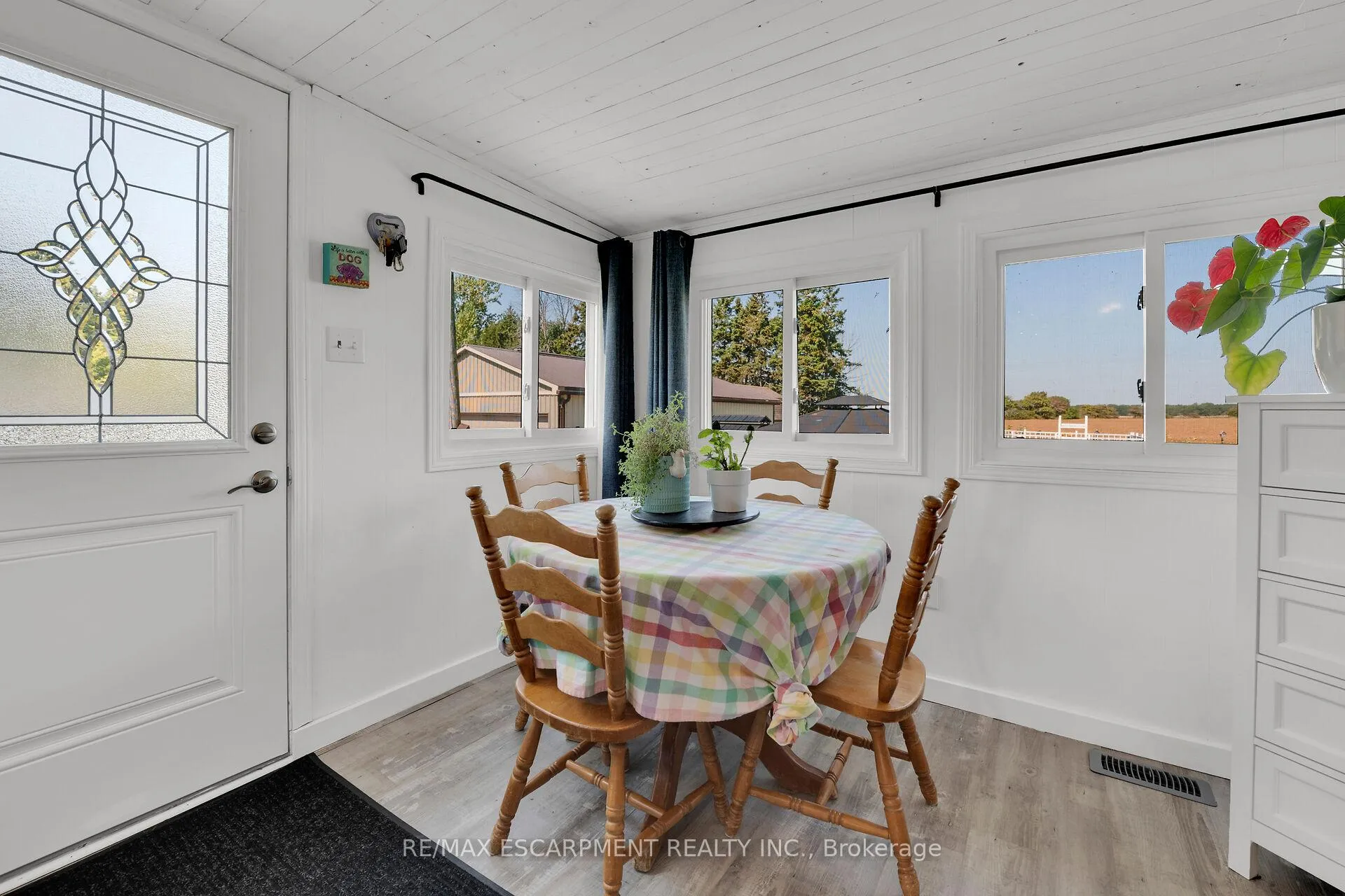 Photo 23 of 1645 Lakeshore Road, Haldimand — HOMEH