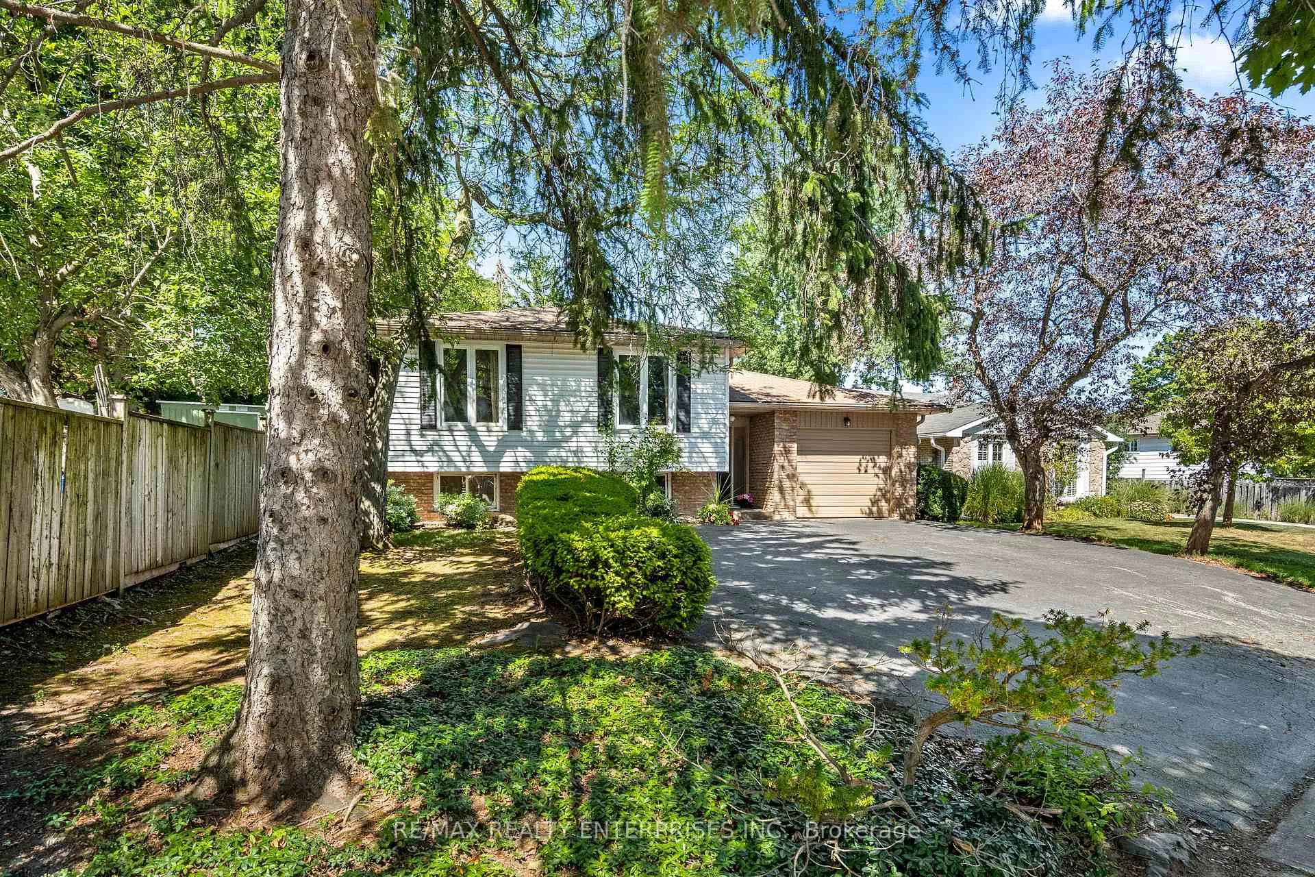 Photo 1 of 1245 Lakeview Drive, Oakville, Falgarwood — HOMEH