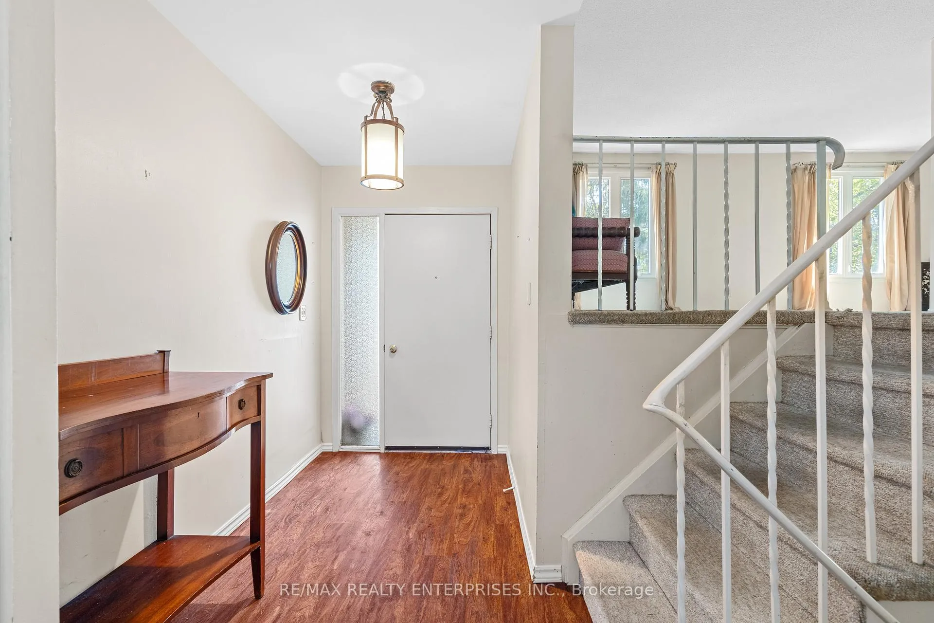 Photo 4 of 1245 Lakeview Drive, Oakville, Falgarwood — HOMEH