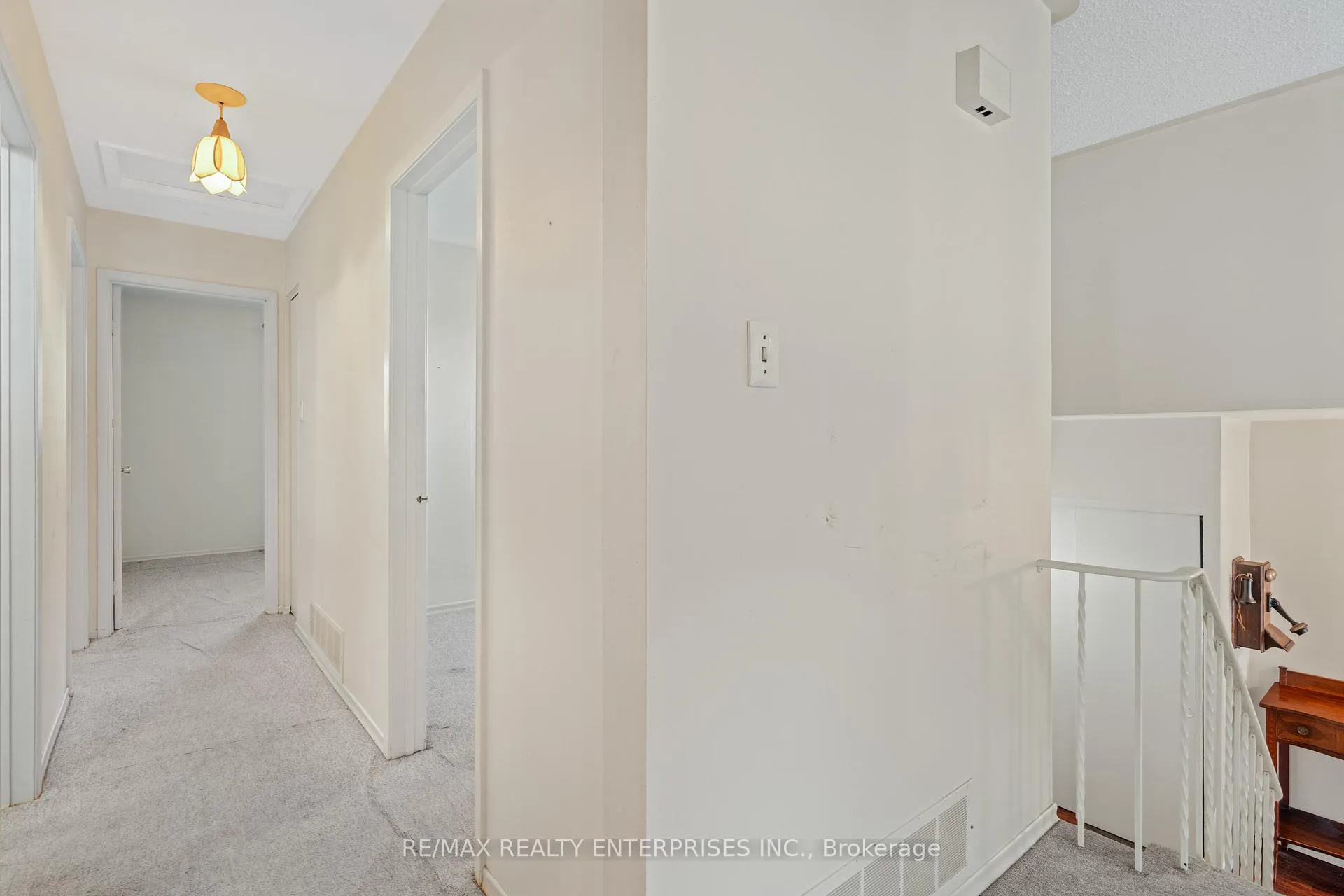 Photo 10 of 1245 Lakeview Drive, Oakville, Falgarwood — HOMEH