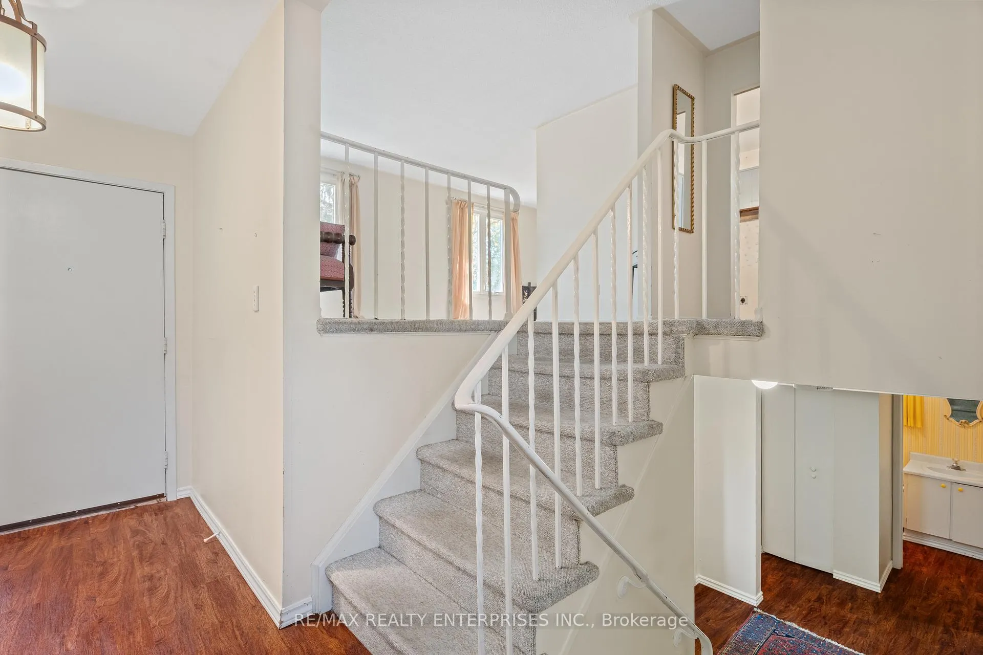 Photo 16 of 1245 Lakeview Drive, Oakville, Falgarwood — HOMEH