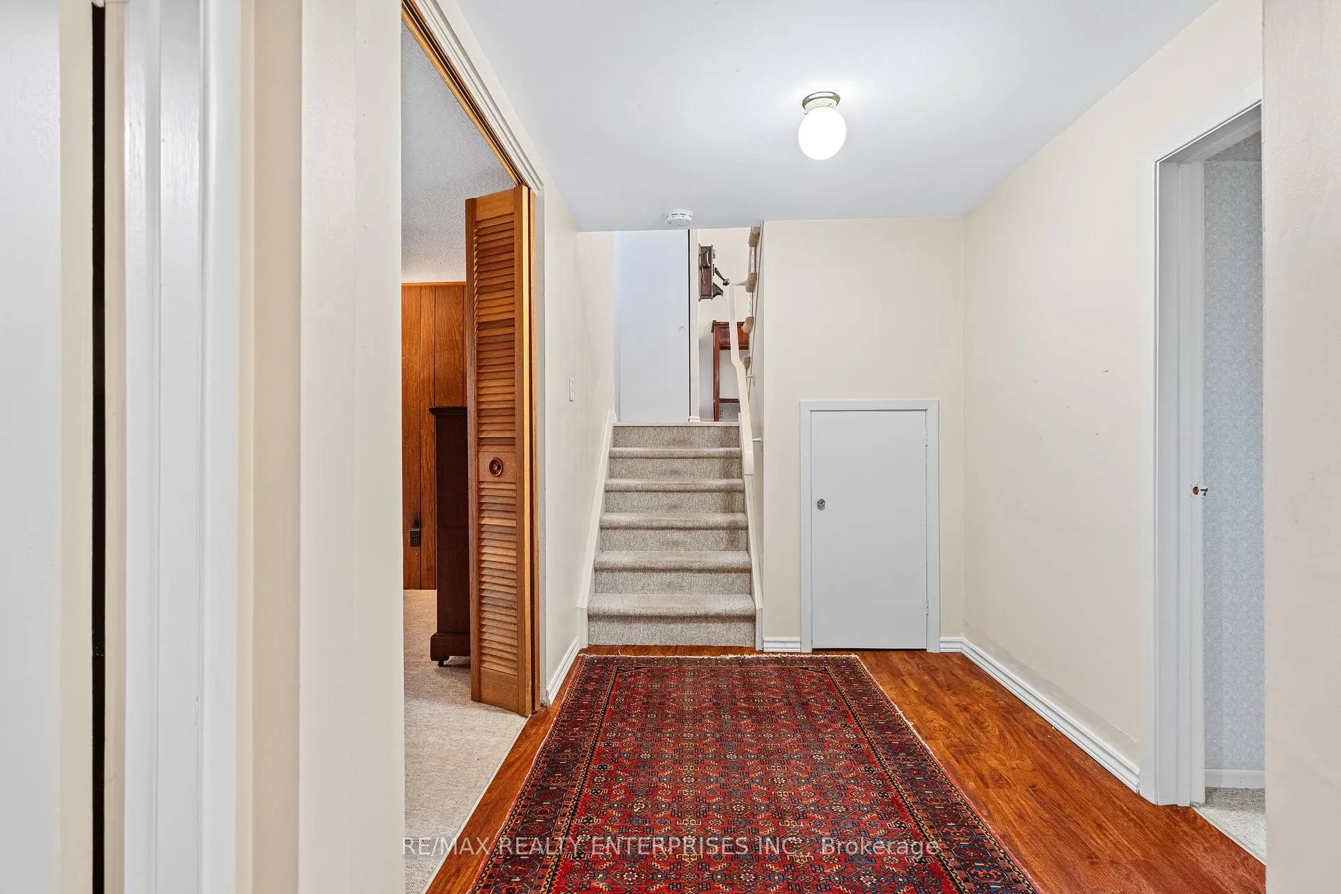 Photo 17 of 1245 Lakeview Drive, Oakville, Falgarwood — HOMEH