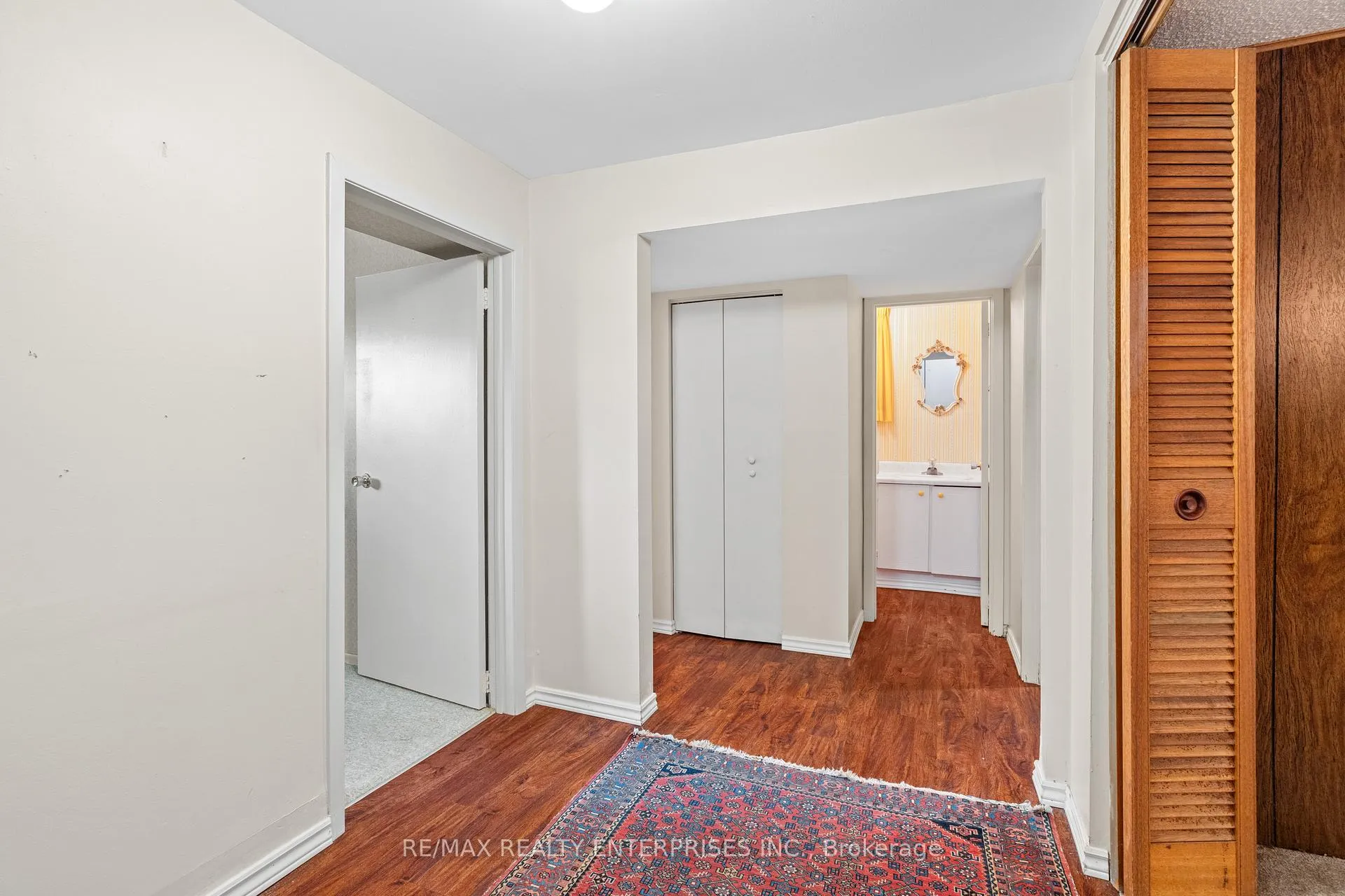 Photo 18 of 1245 Lakeview Drive, Oakville, Falgarwood — HOMEH