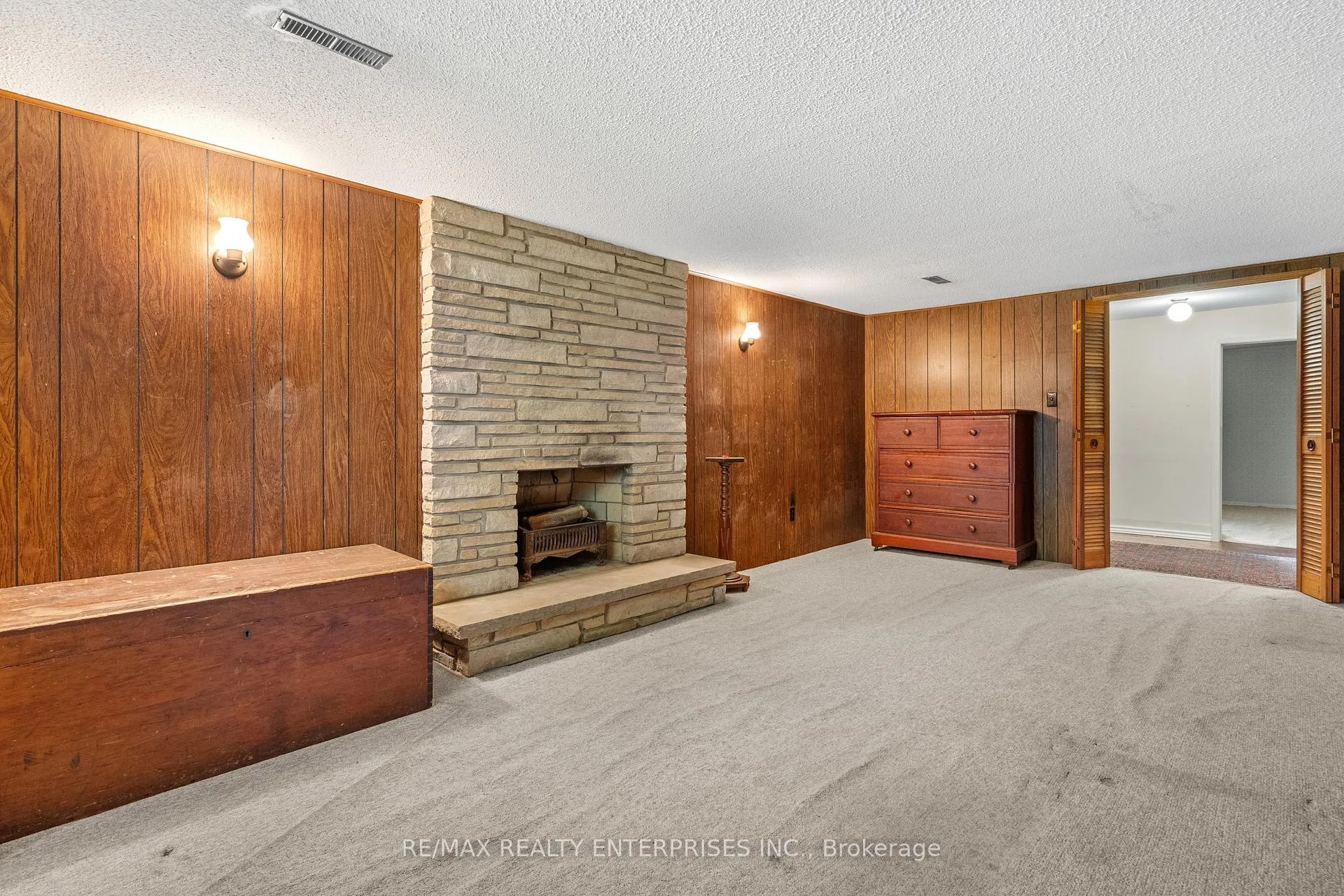 Photo 20 of 1245 Lakeview Drive, Oakville, Falgarwood — HOMEH