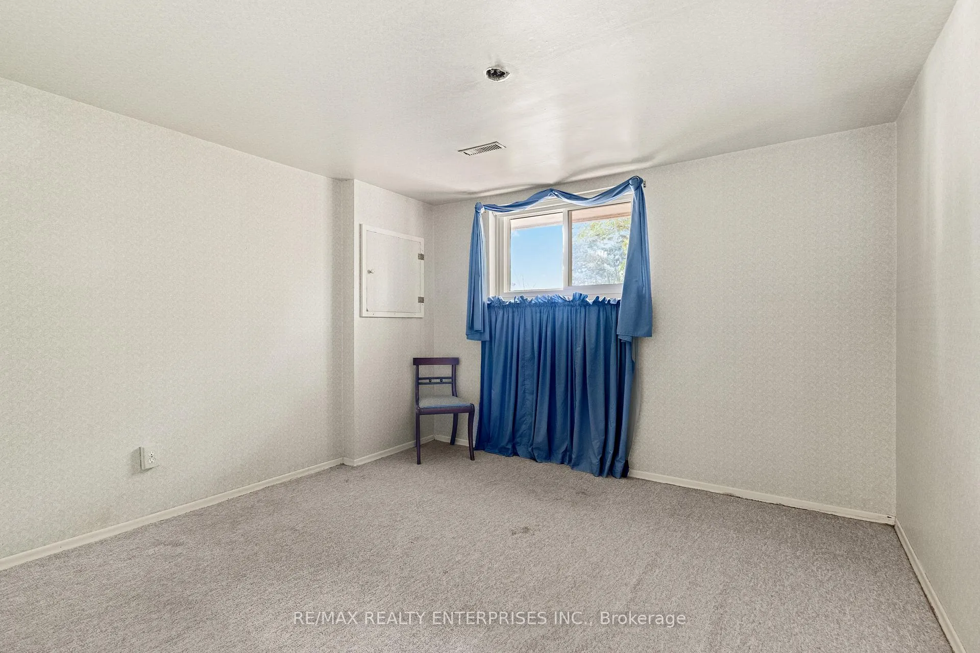 Photo 21 of 1245 Lakeview Drive, Oakville, Falgarwood — HOMEH