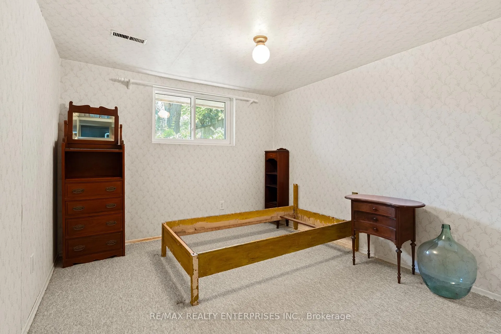 Photo 23 of 1245 Lakeview Drive, Oakville, Falgarwood — HOMEH