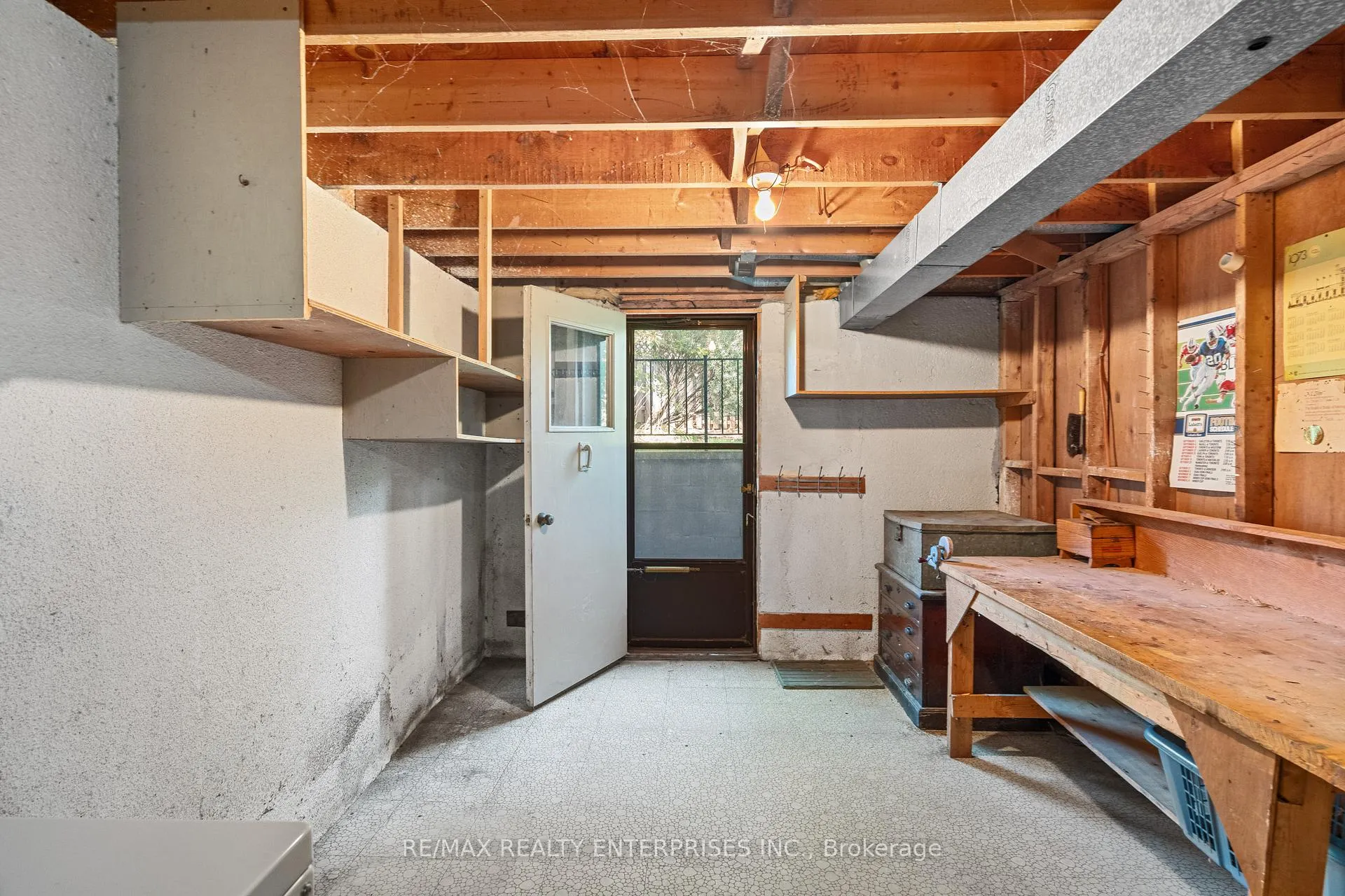 Photo 26 of 1245 Lakeview Drive, Oakville, Falgarwood — HOMEH