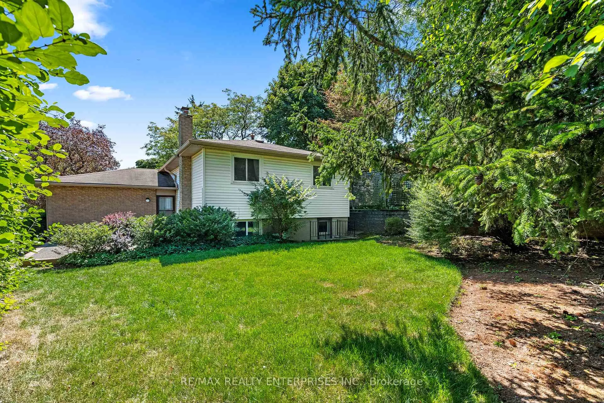 Photo 30 of 1245 Lakeview Drive, Oakville, Falgarwood — HOMEH