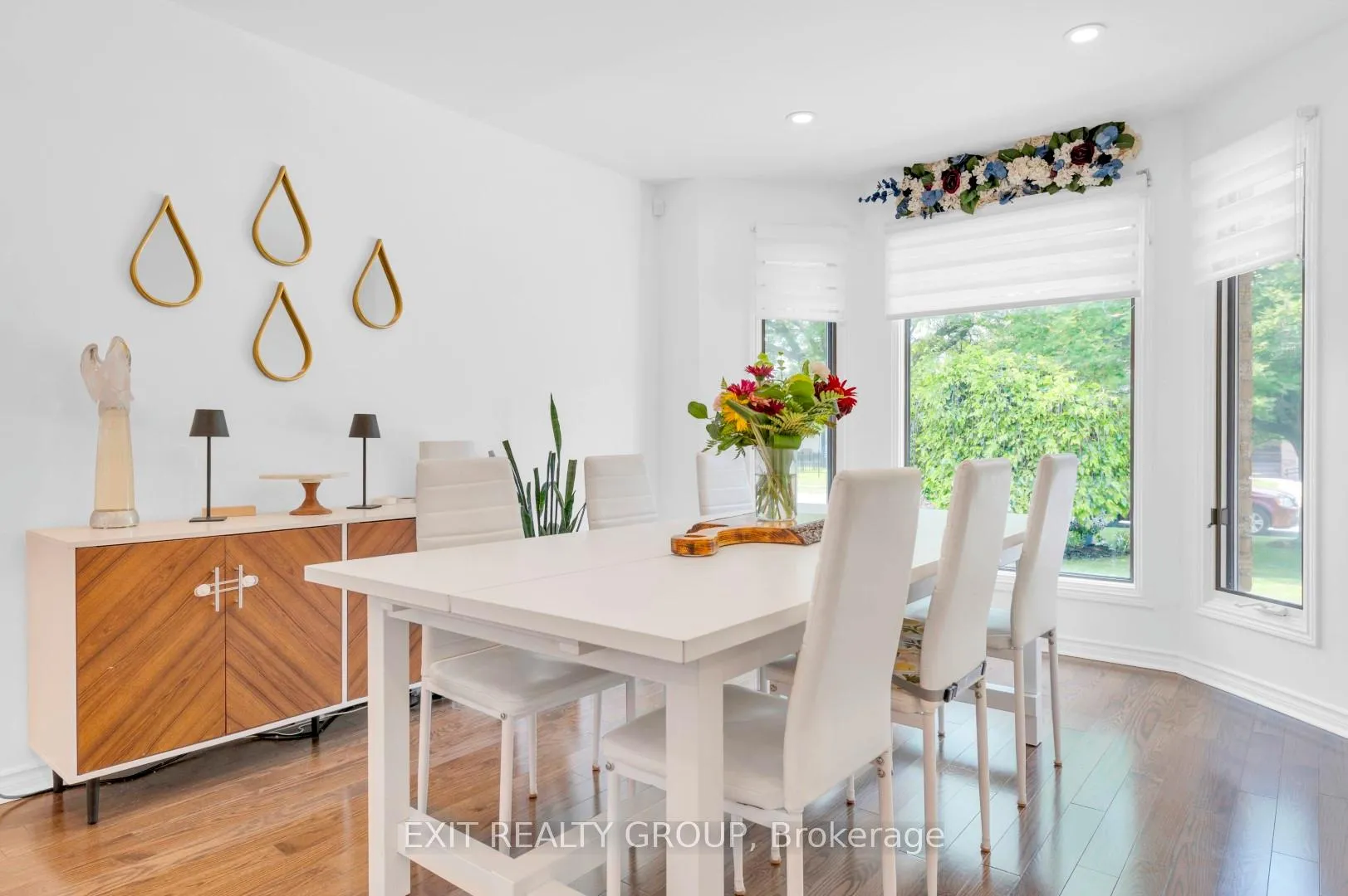 Photo 5 of 33 Dungannon Drive, Belleville — HOMEH