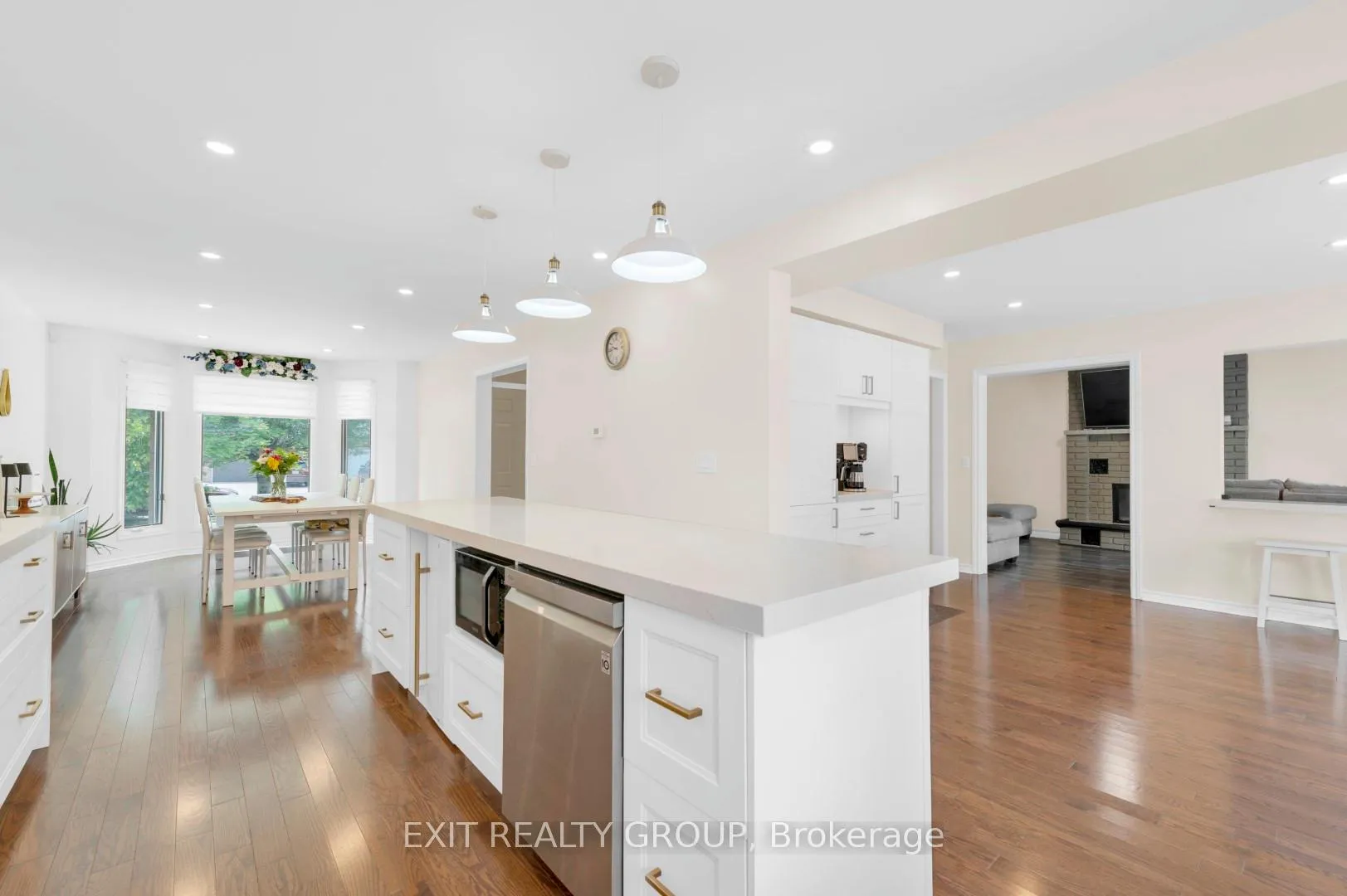 Photo 10 of 33 Dungannon Drive, Belleville — HOMEH