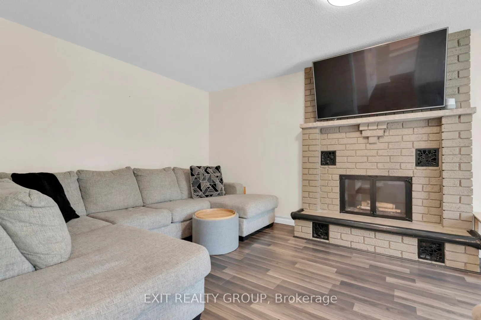 Photo 13 of 33 Dungannon Drive, Belleville — HOMEH