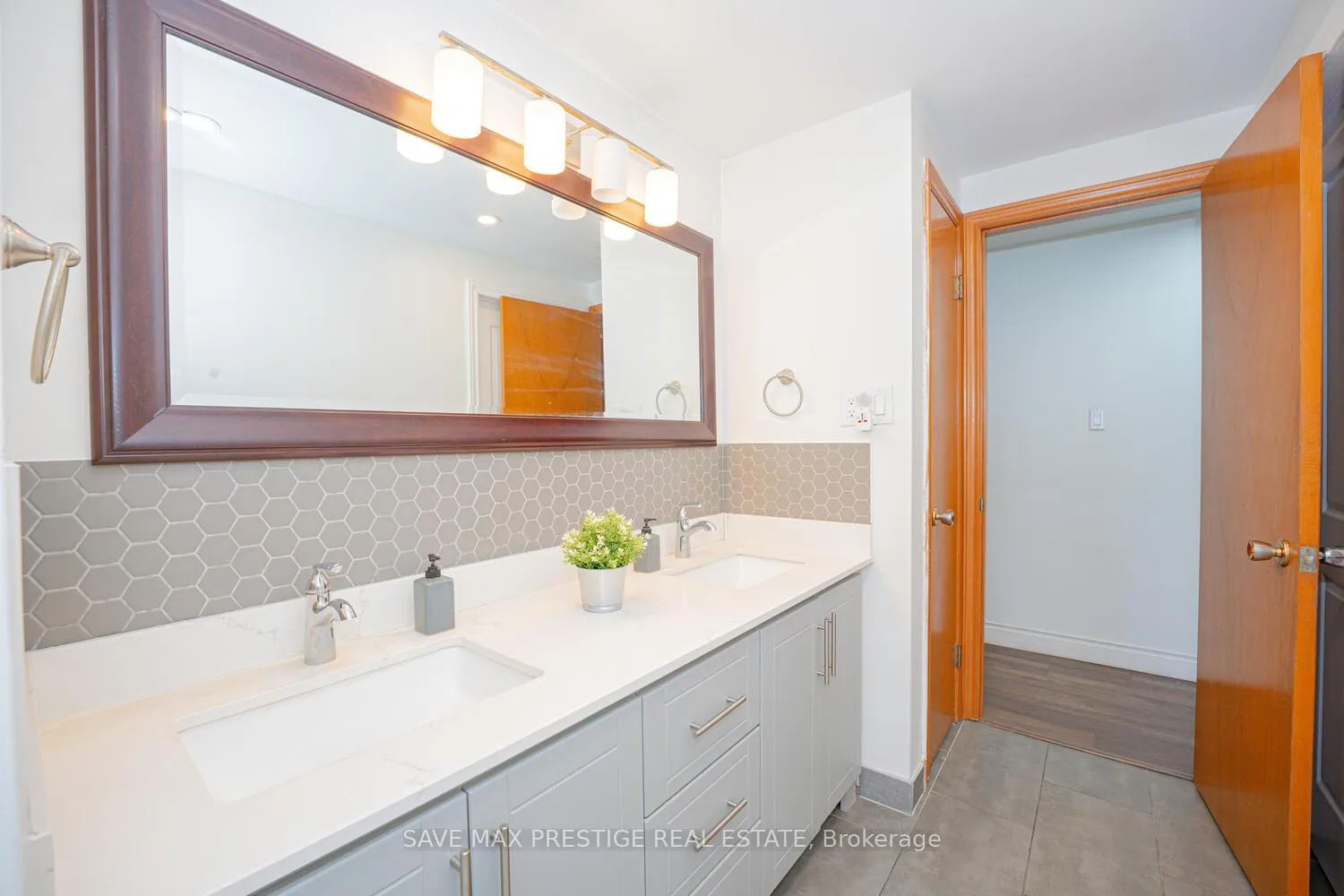 Photo 28 of 84 Wimbleton Crescent, Kitchener — HOMEH