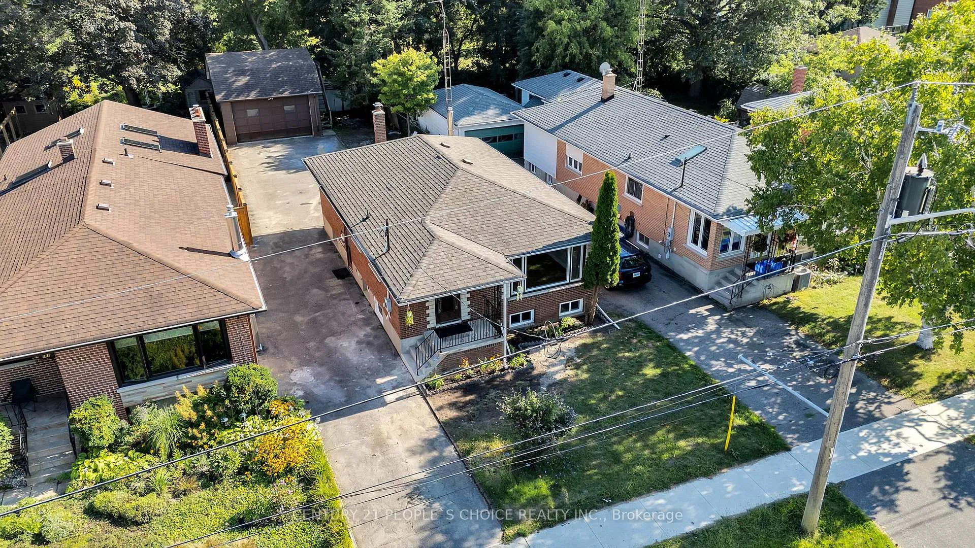 Photo 2 of 105 Byng Avenue, Oshawa, Centennial — HOMEH