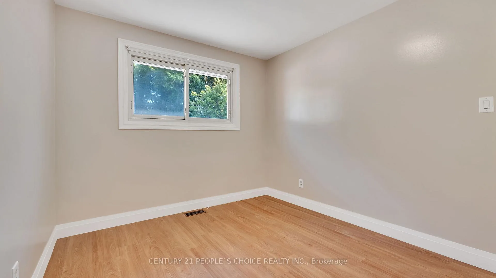 Photo 15 of 105 Byng Avenue, Oshawa, Centennial — HOMEH