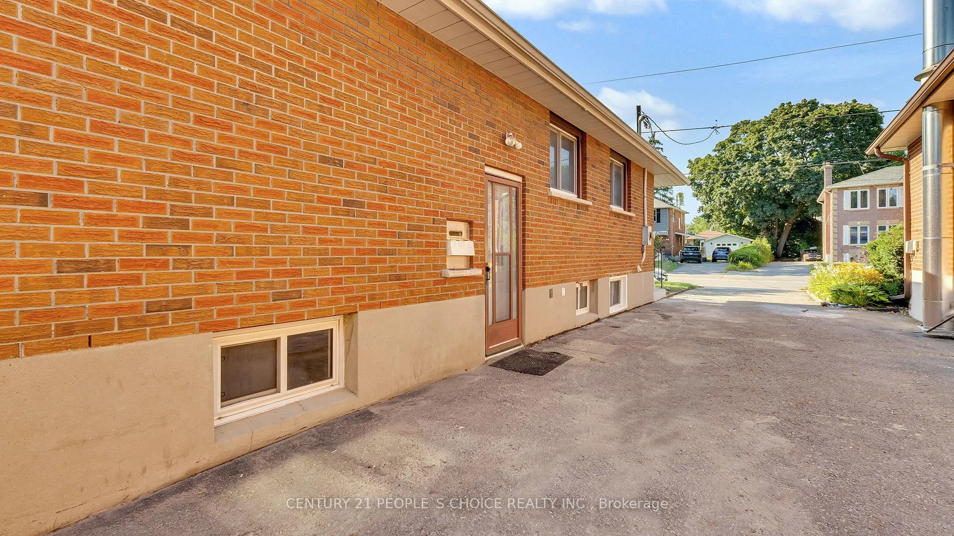 Photo 16 of 105 Byng Avenue, Oshawa, Centennial — HOMEH