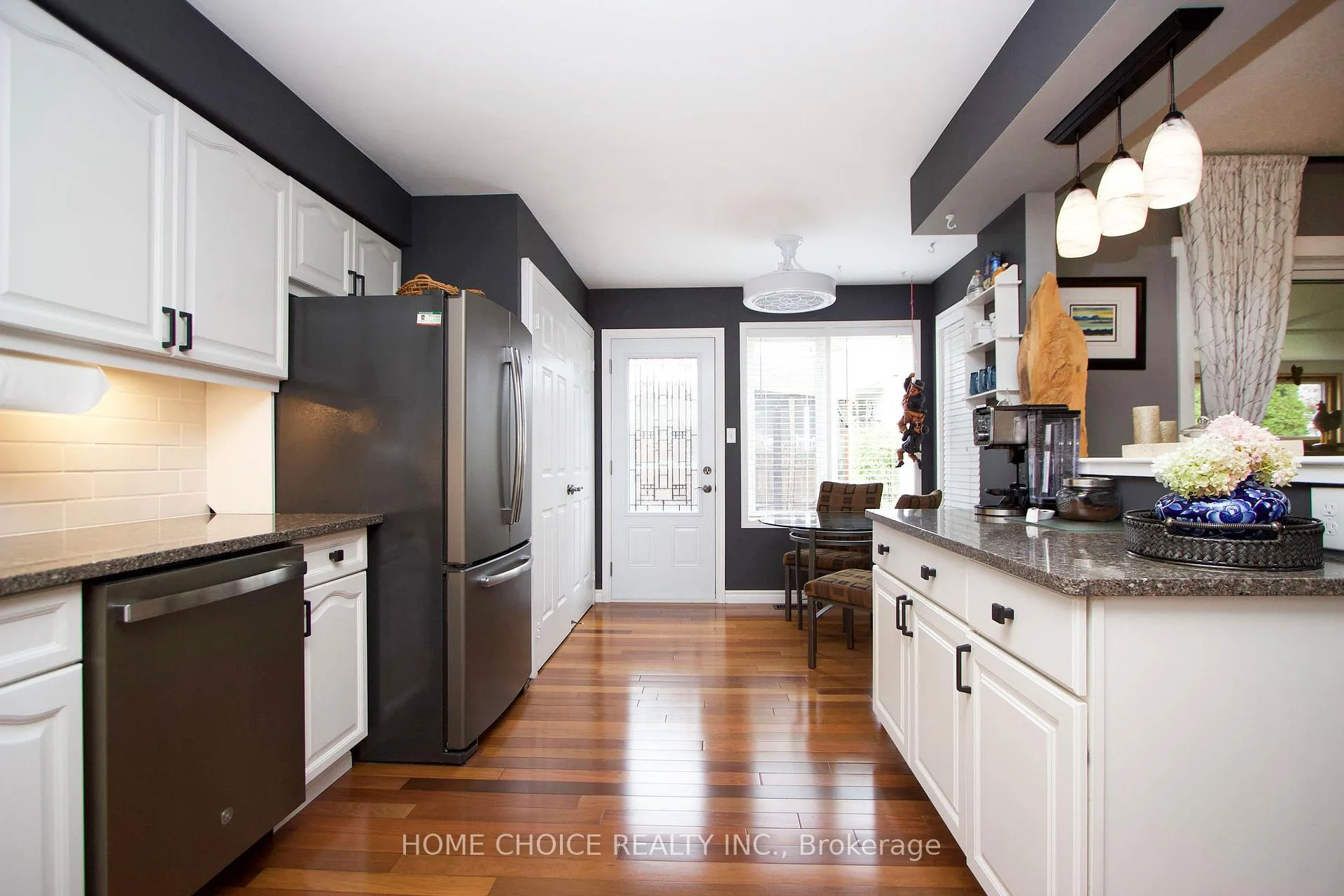 Photo 12 of 29 Cornerbrook Court, Clarington, Newcastle — HOMEH