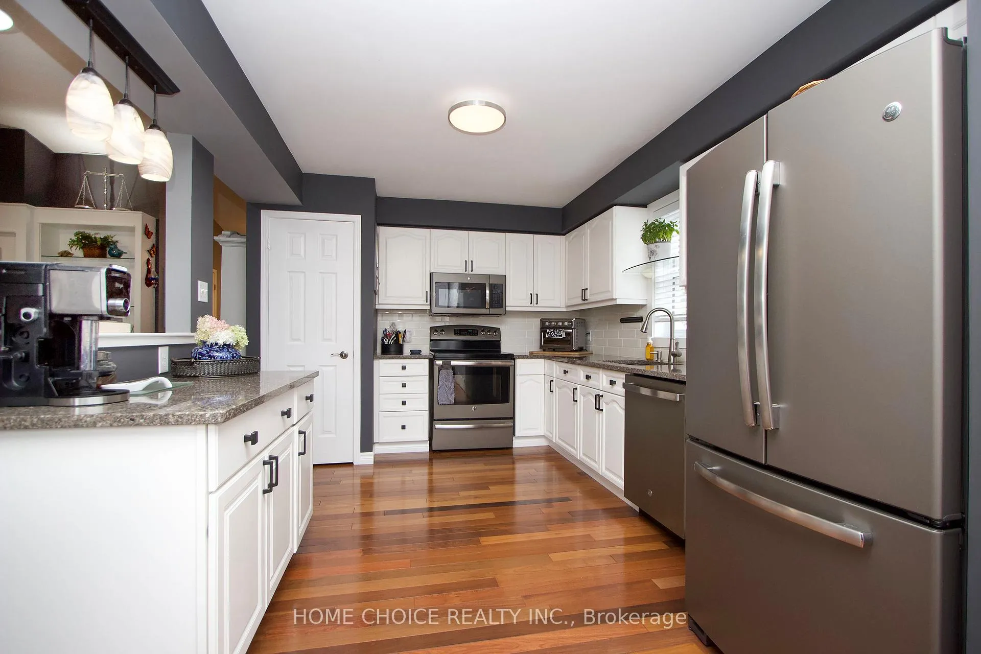 Photo 13 of 29 Cornerbrook Court, Clarington, Newcastle — HOMEH