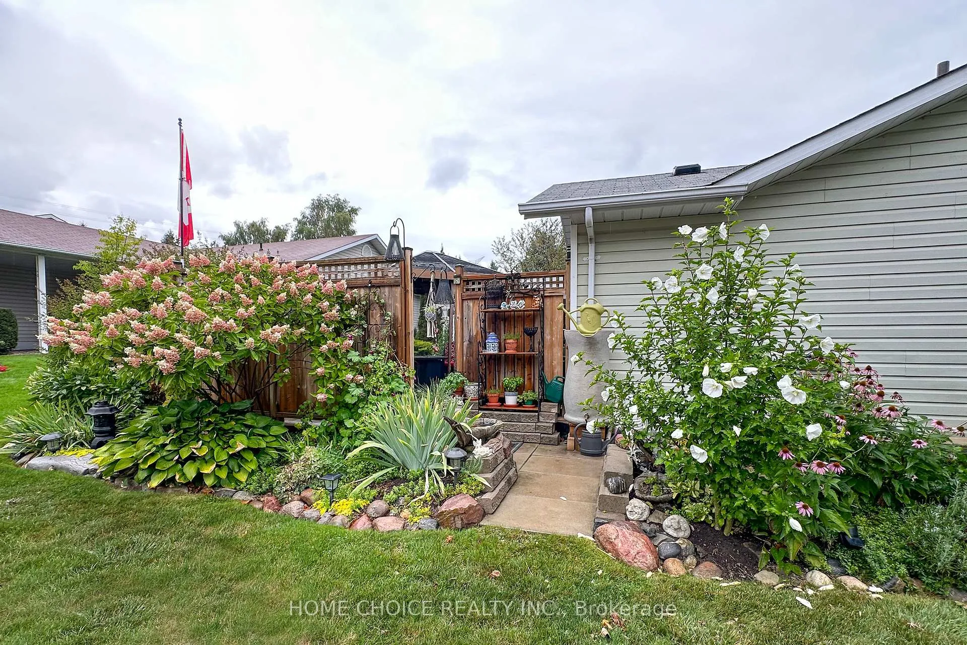 Photo 28 of 29 Cornerbrook Court, Clarington, Newcastle — HOMEH
