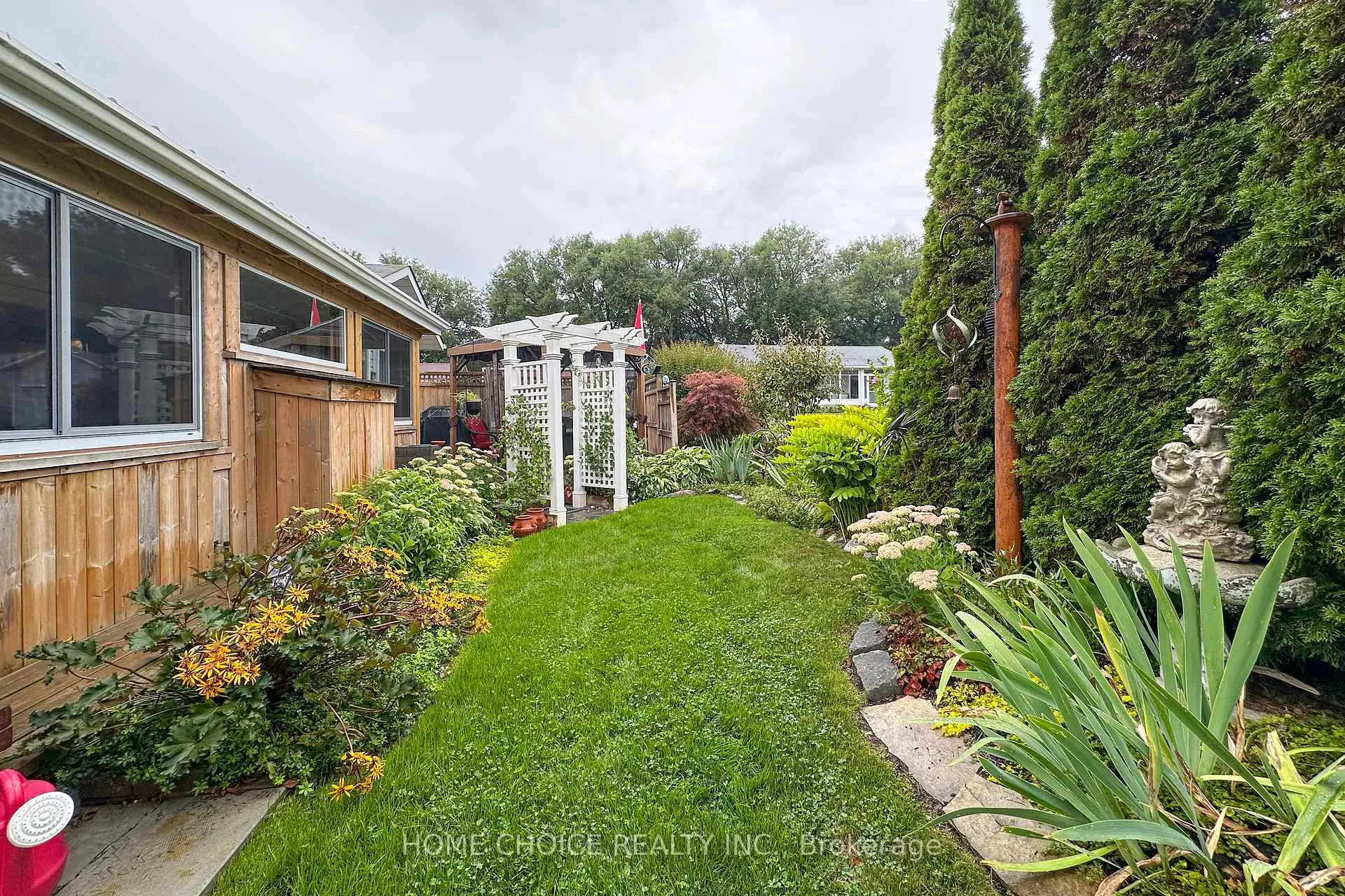Photo 33 of 29 Cornerbrook Court, Clarington, Newcastle — HOMEH