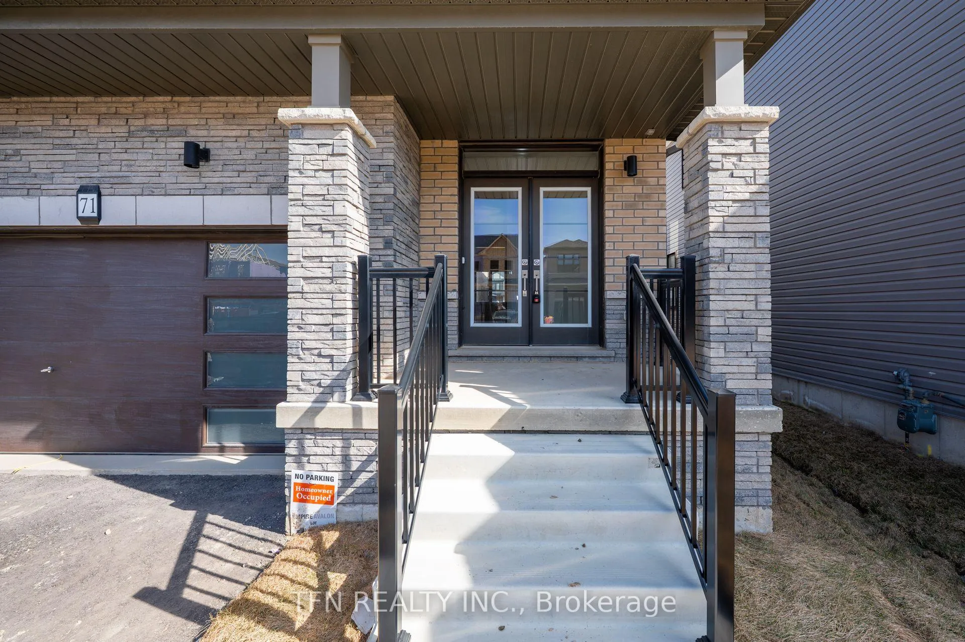 Photo 1 of 71 Wintergreen Crescent, Haldimand — HOMEH