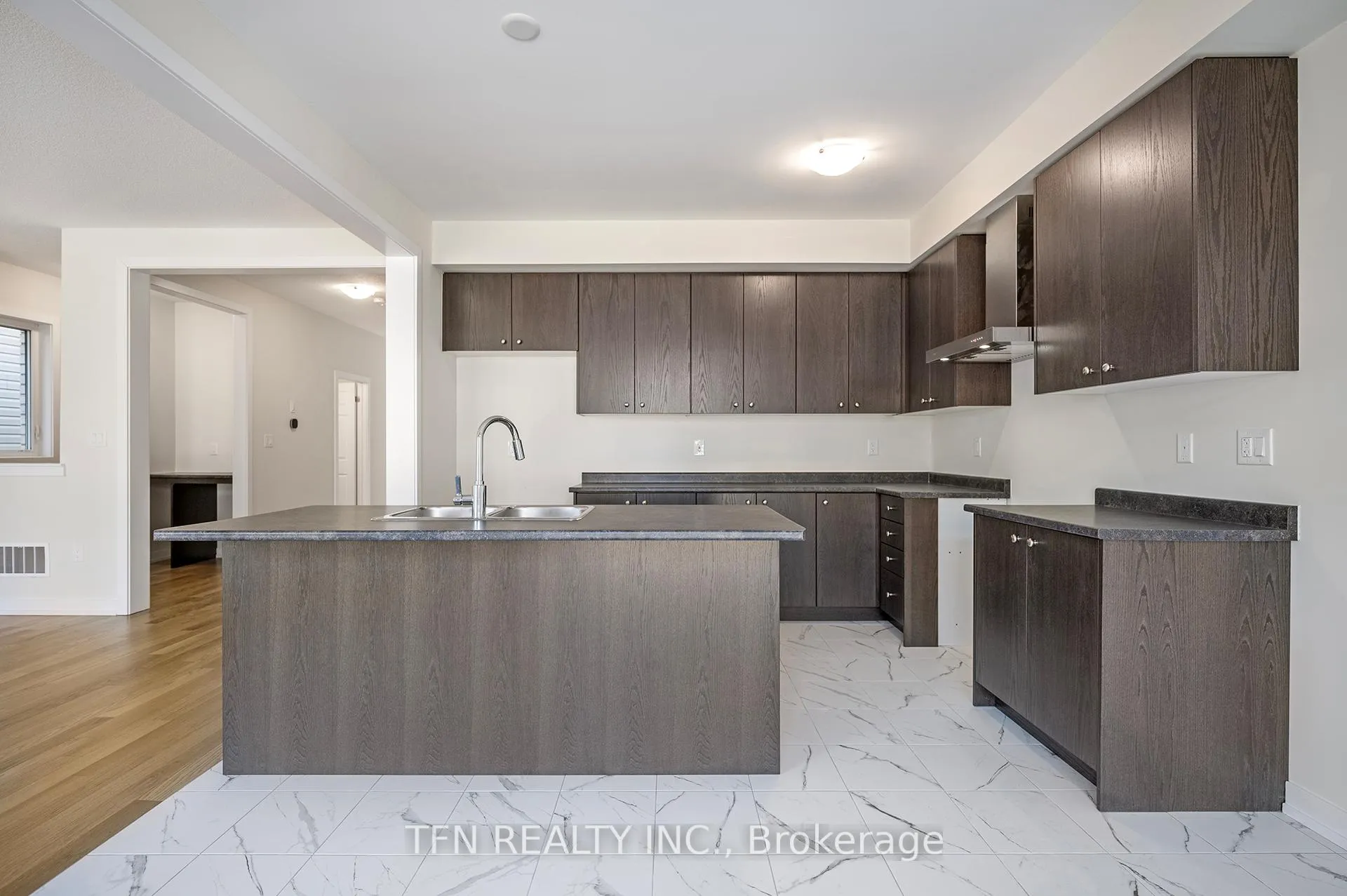 Photo 22 of 71 Wintergreen Crescent, Haldimand — HOMEH