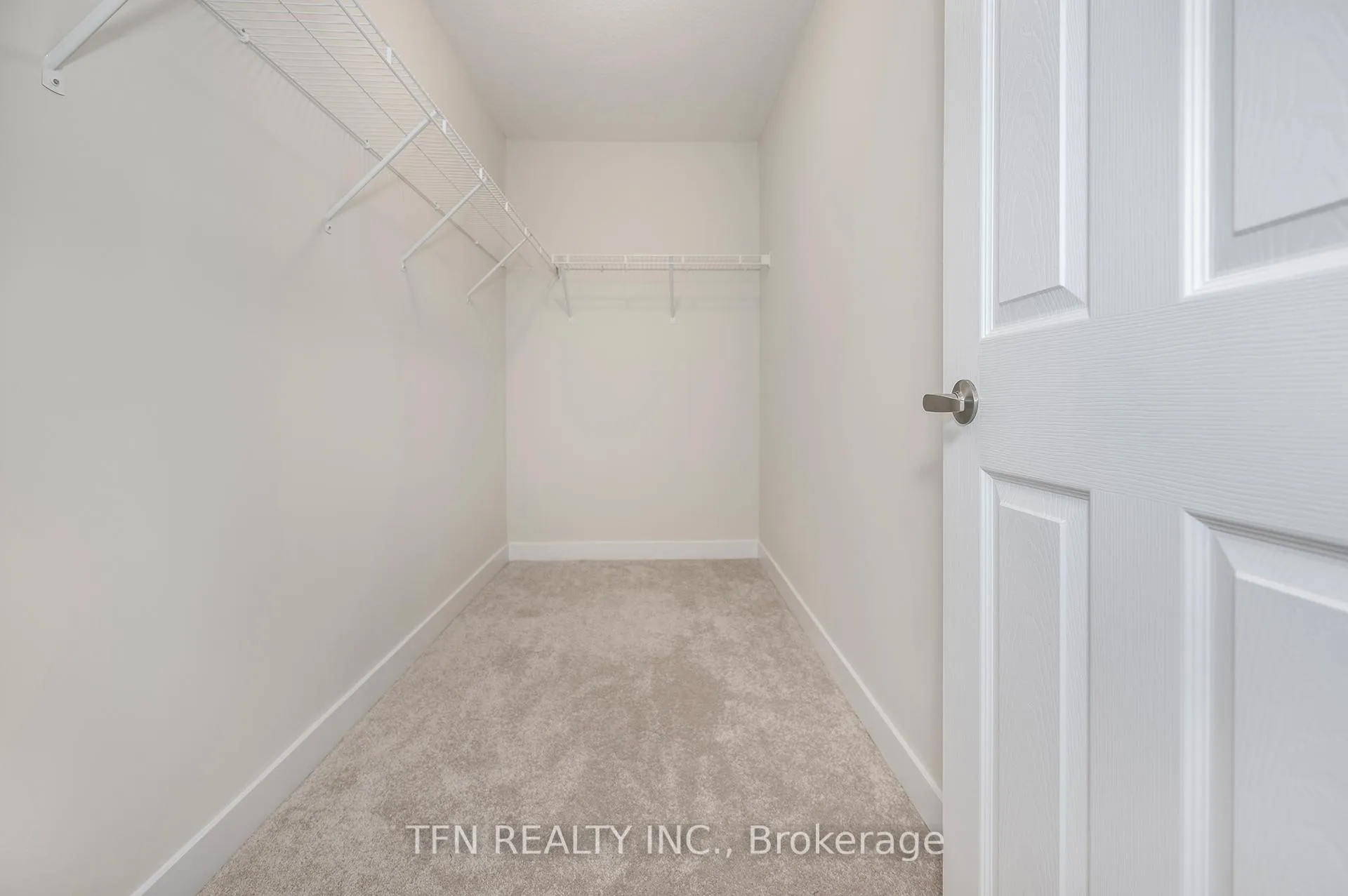 Photo 32 of 71 Wintergreen Crescent, Haldimand — HOMEH