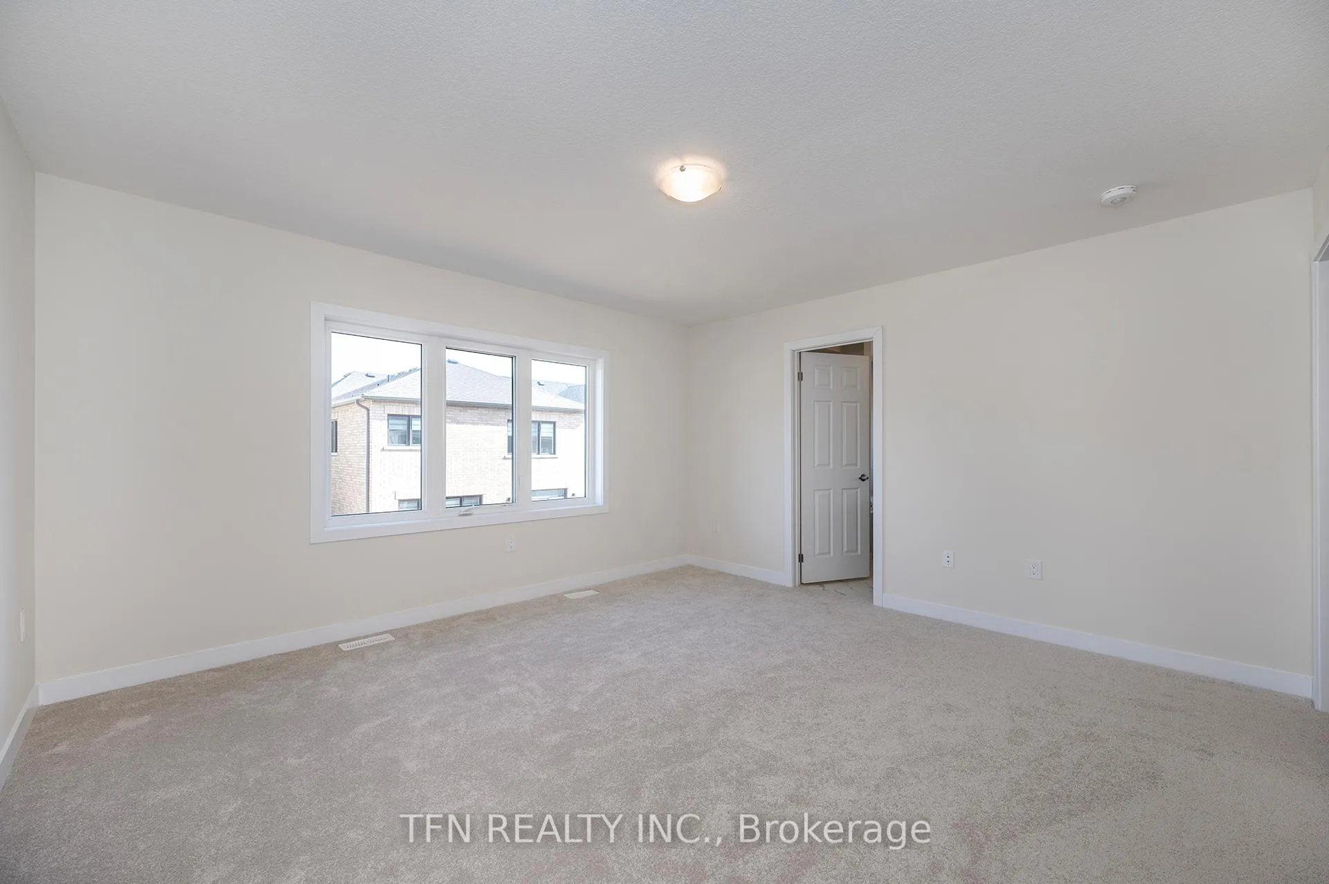 Photo 36 of 71 Wintergreen Crescent, Haldimand — HOMEH